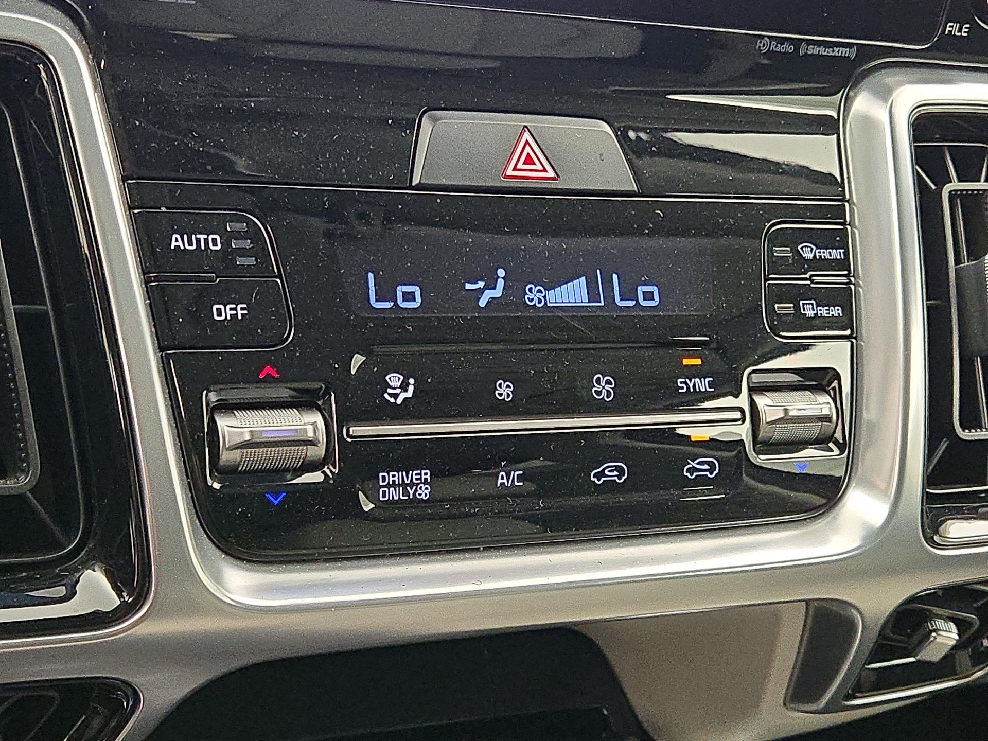 Thumbnail: 2023 Kia Sorento - 17