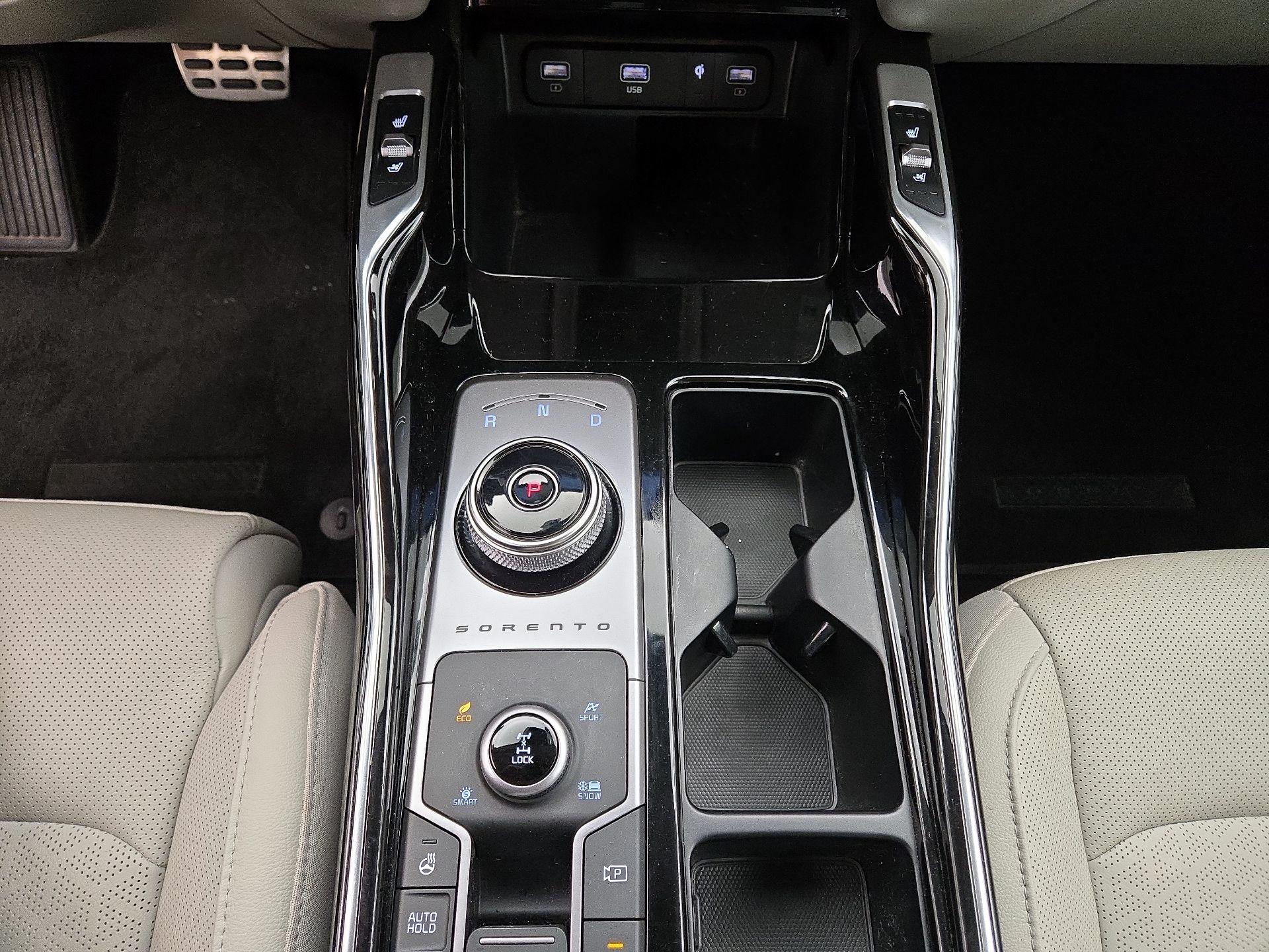 Thumbnail: 2023 Kia Sorento - 18
