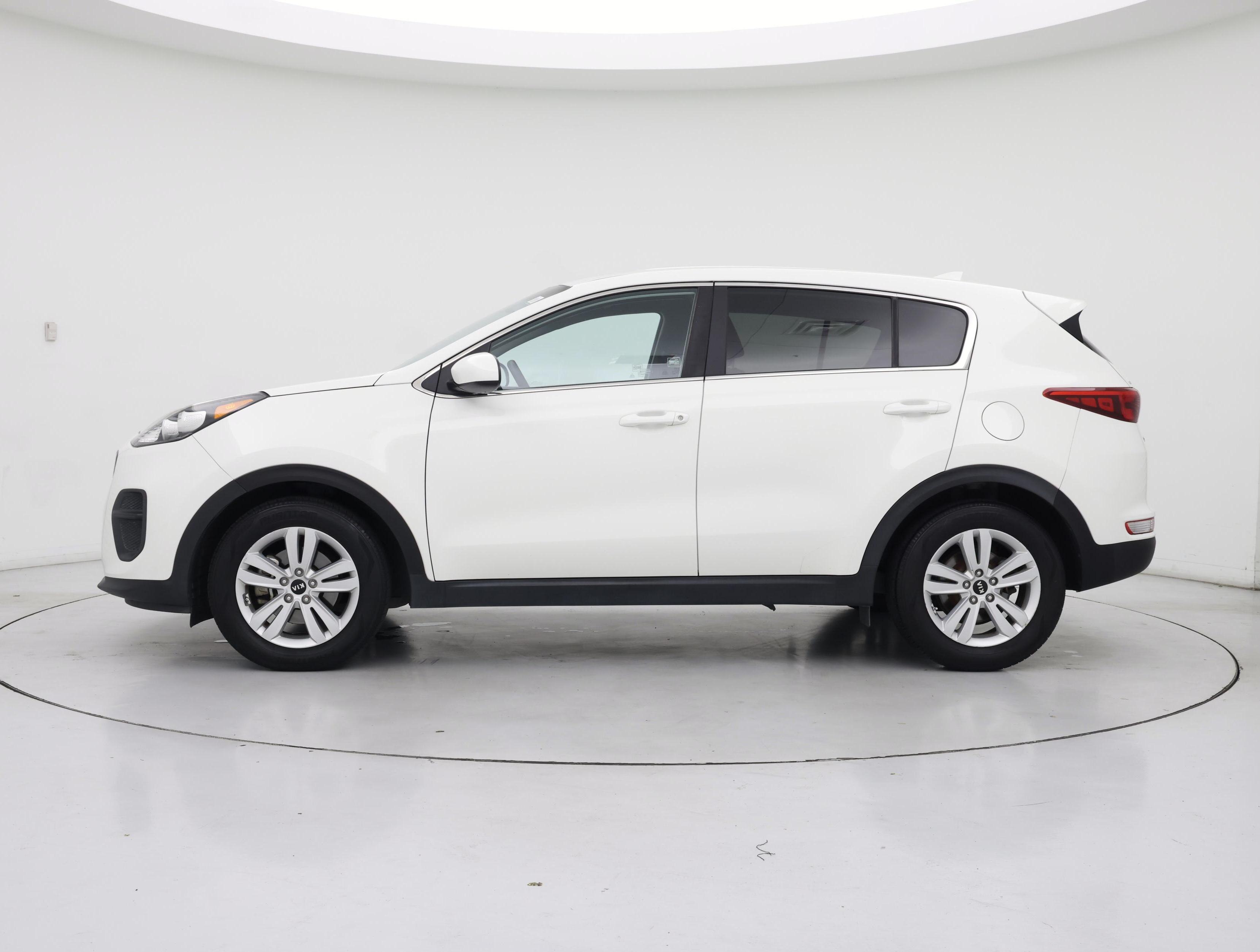 Thumbnail: 2019 Kia Sportage - 3