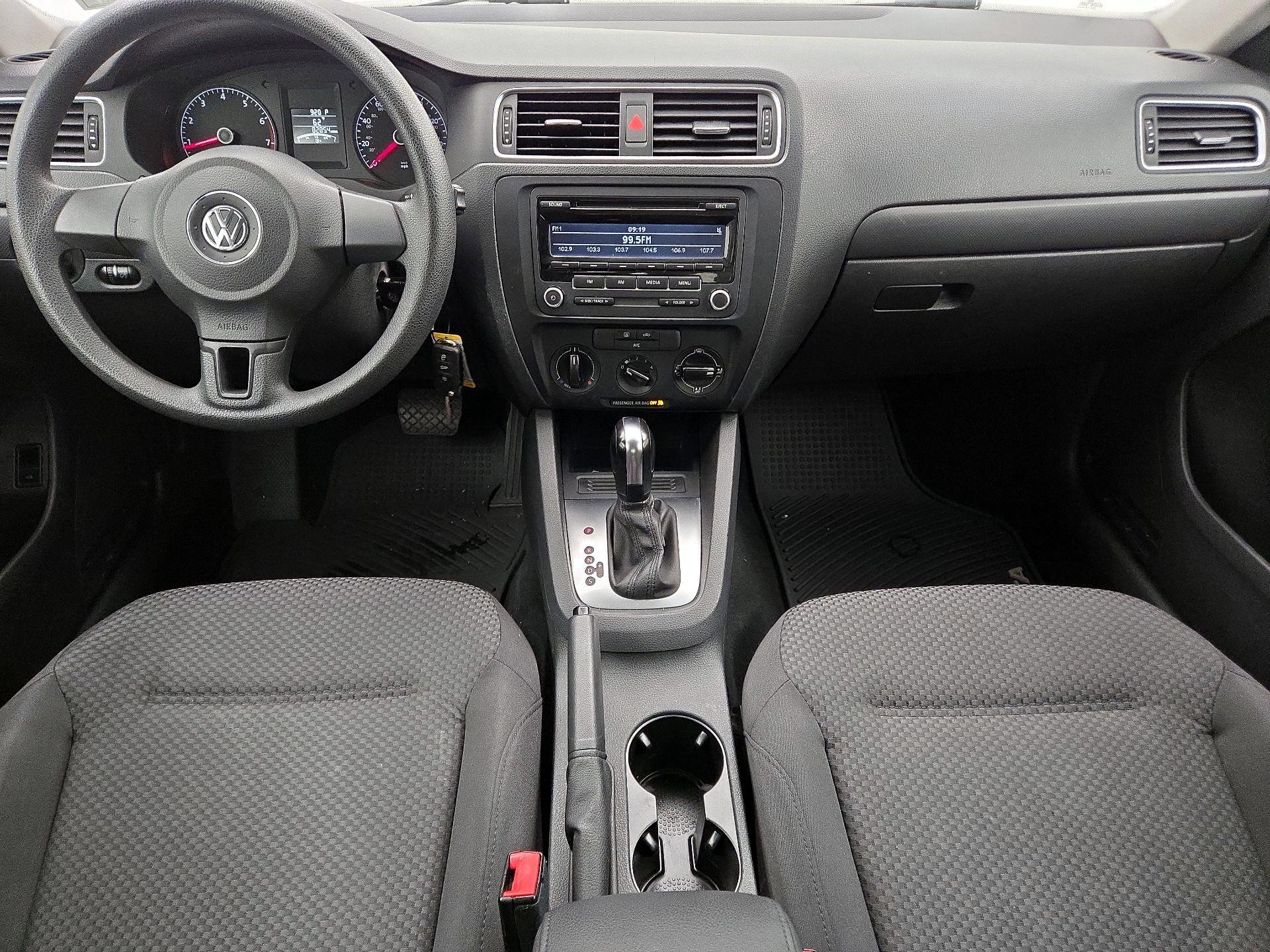 Thumbnail: 2014 Volkswagen Jetta - 9