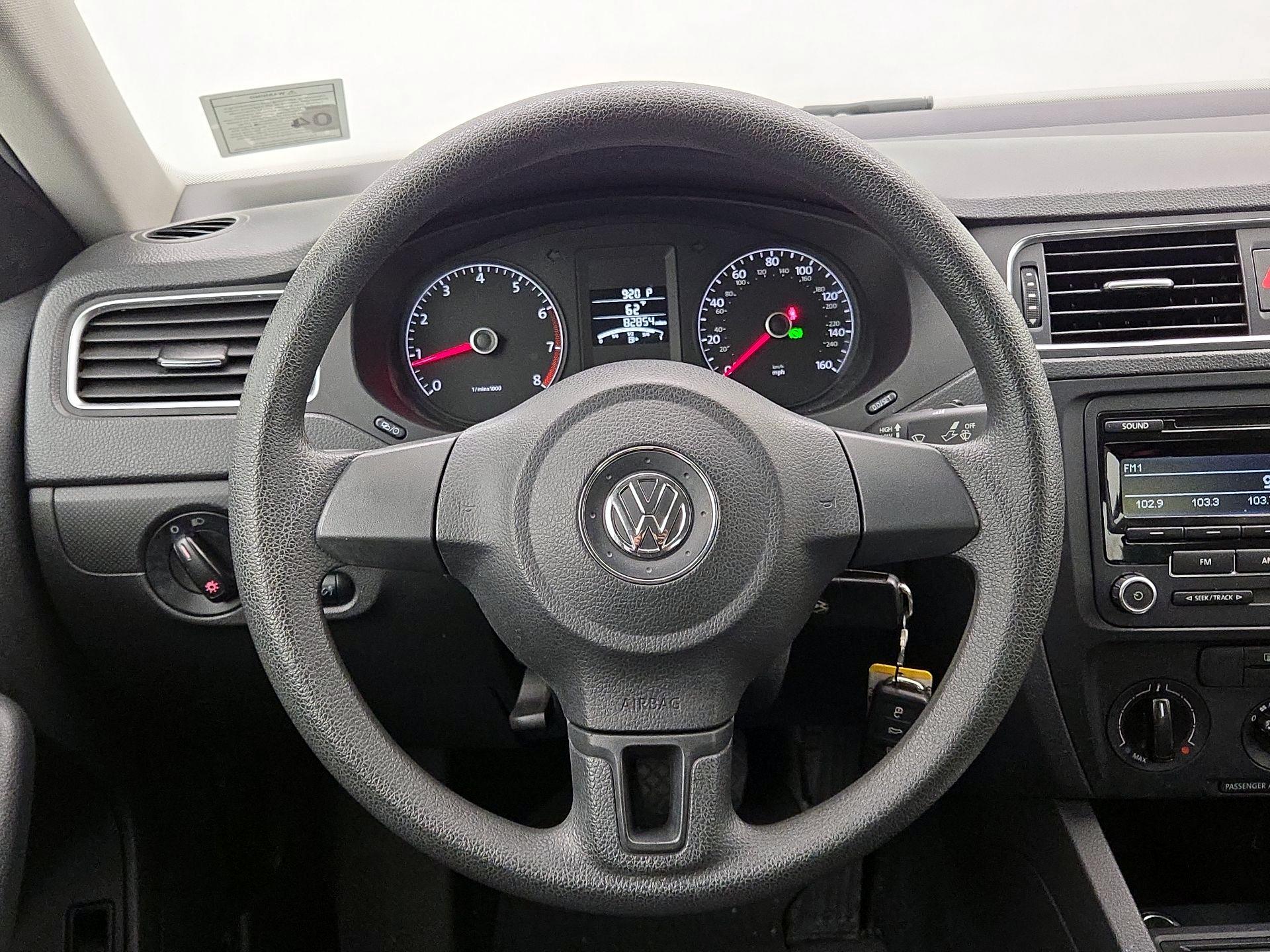 Thumbnail: 2014 Volkswagen Jetta - 10