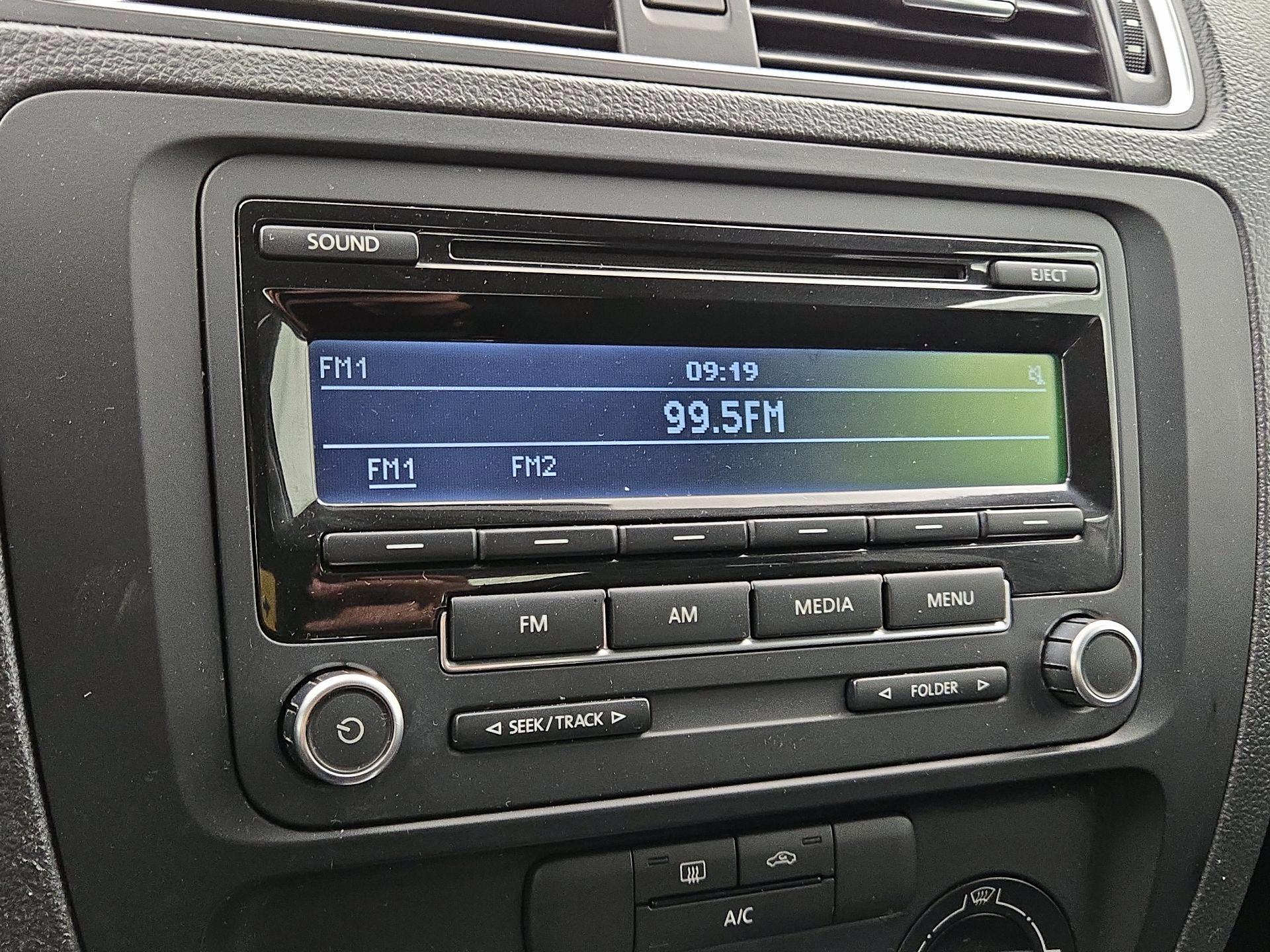 Thumbnail: 2014 Volkswagen Jetta - 14