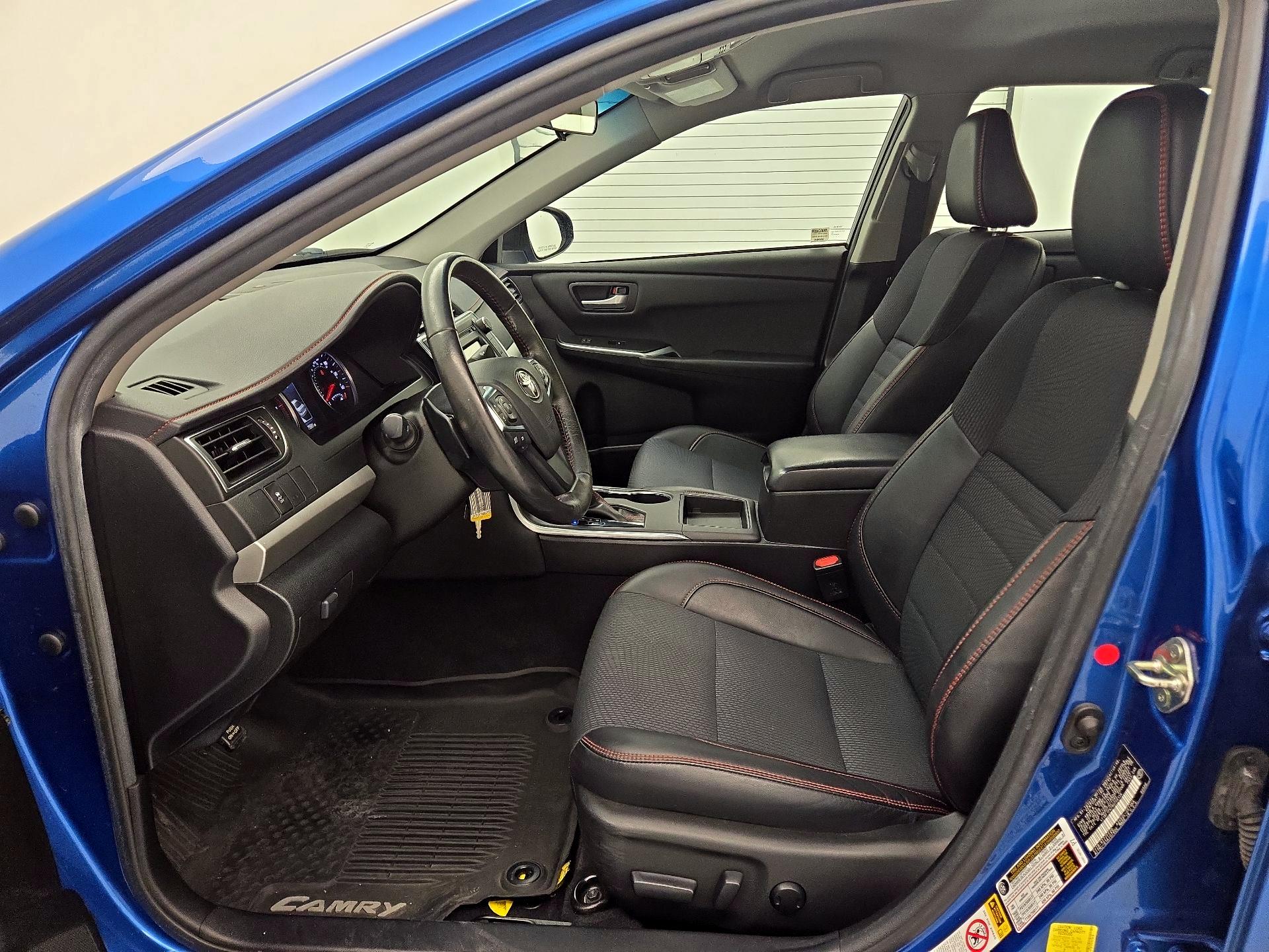 Thumbnail: 2017 Toyota Camry - 11