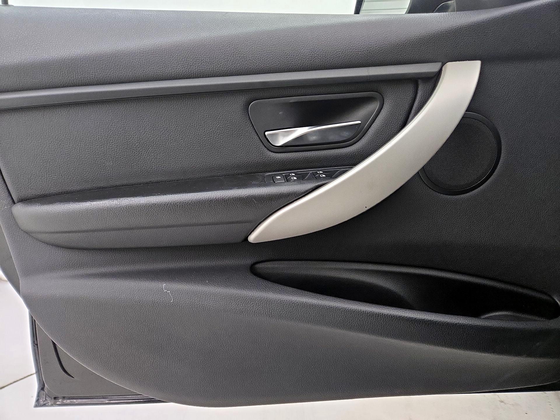 Thumbnail: 2015 BMW 3 Series - 12