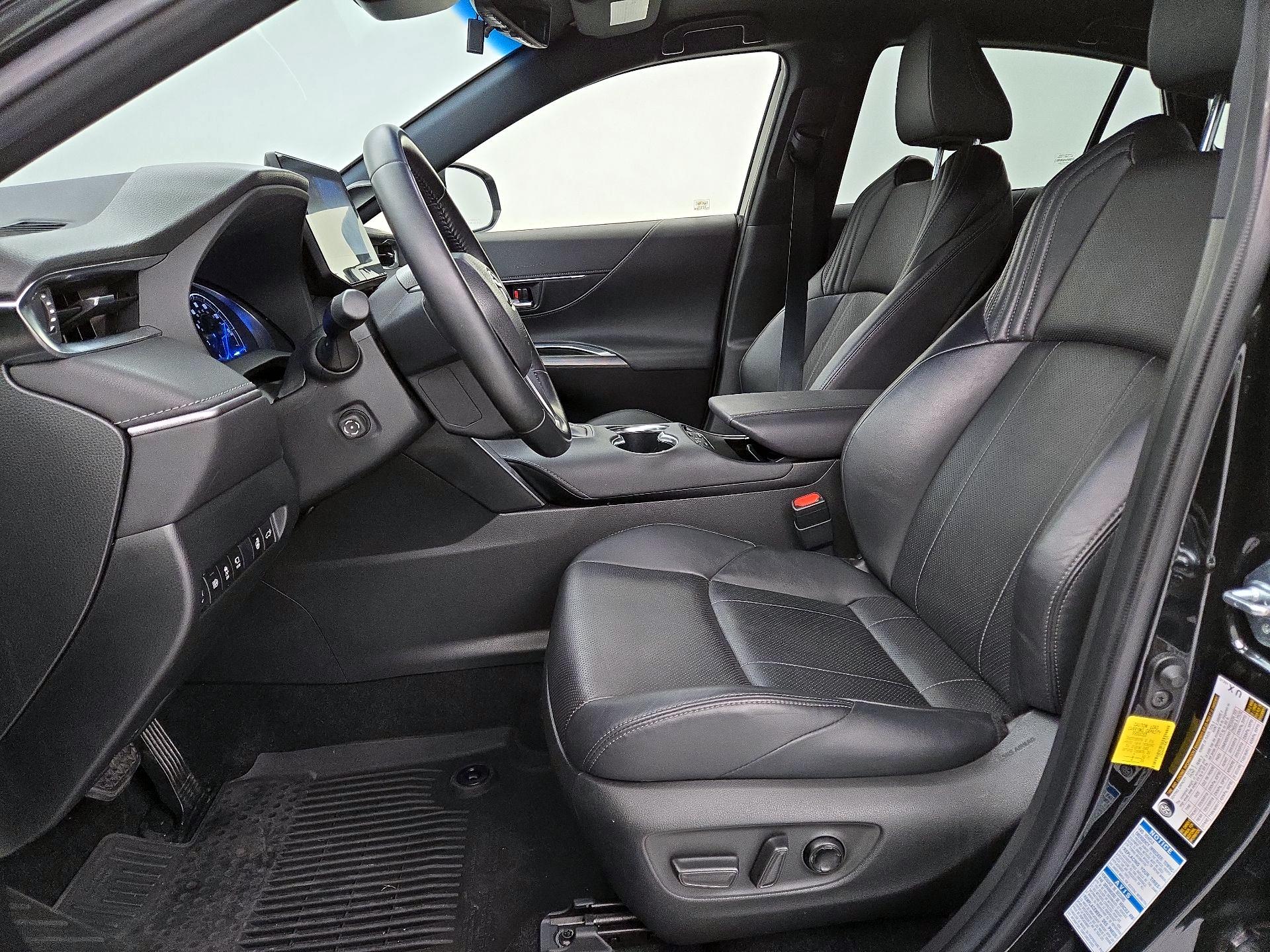 Thumbnail: 2021 Toyota Venza - 11