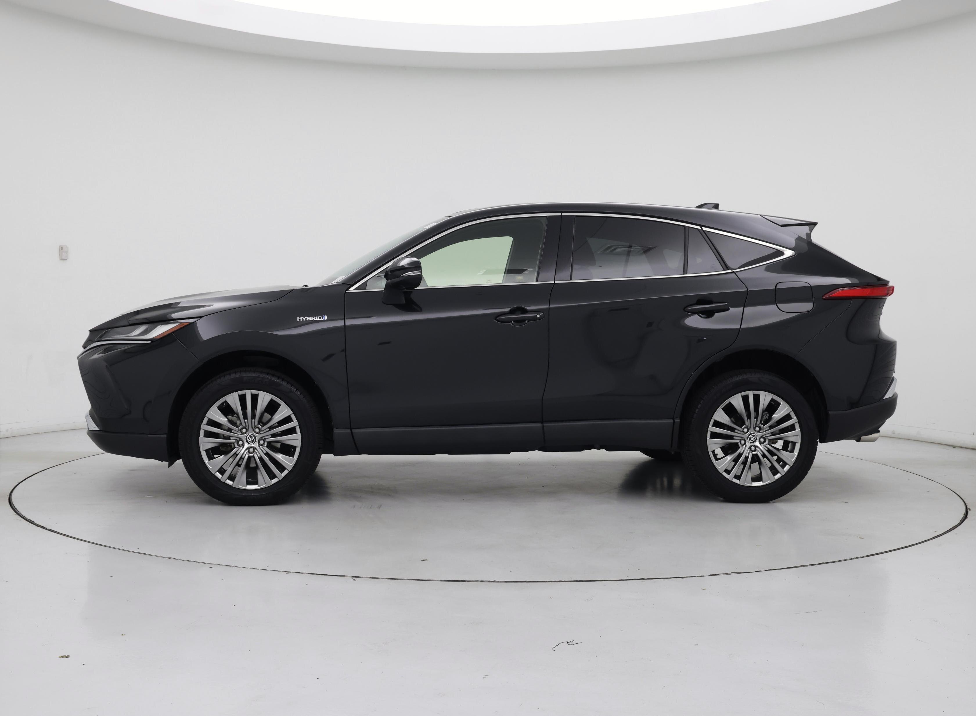 Thumbnail: 2021 Toyota Venza - 3