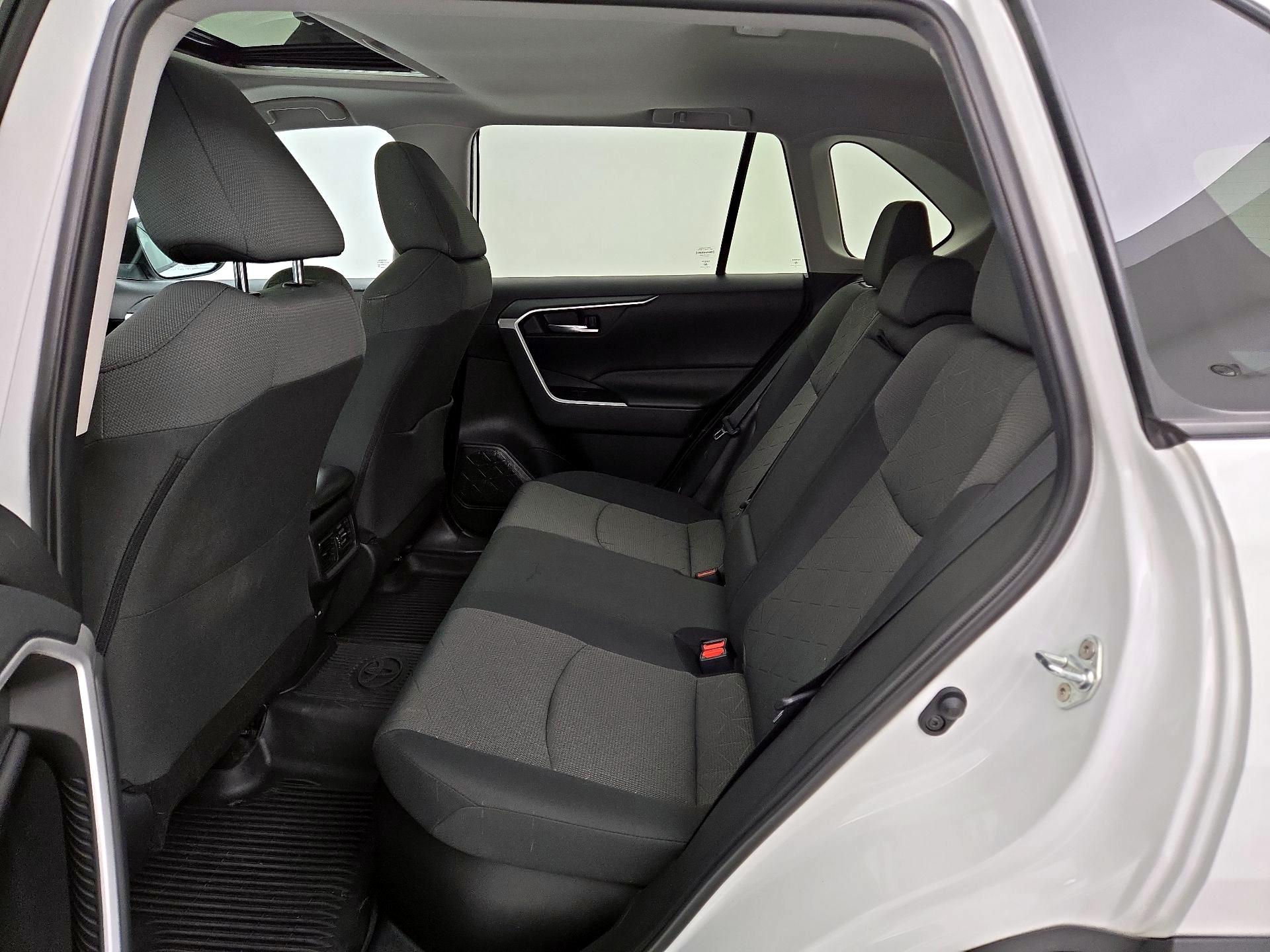 Thumbnail: 2022 Toyota RAV4 - 19