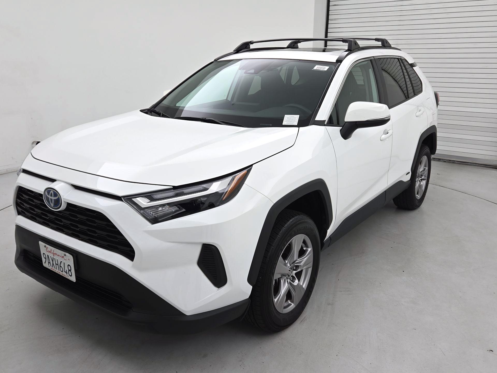 Thumbnail: 2022 Toyota RAV4 - 3