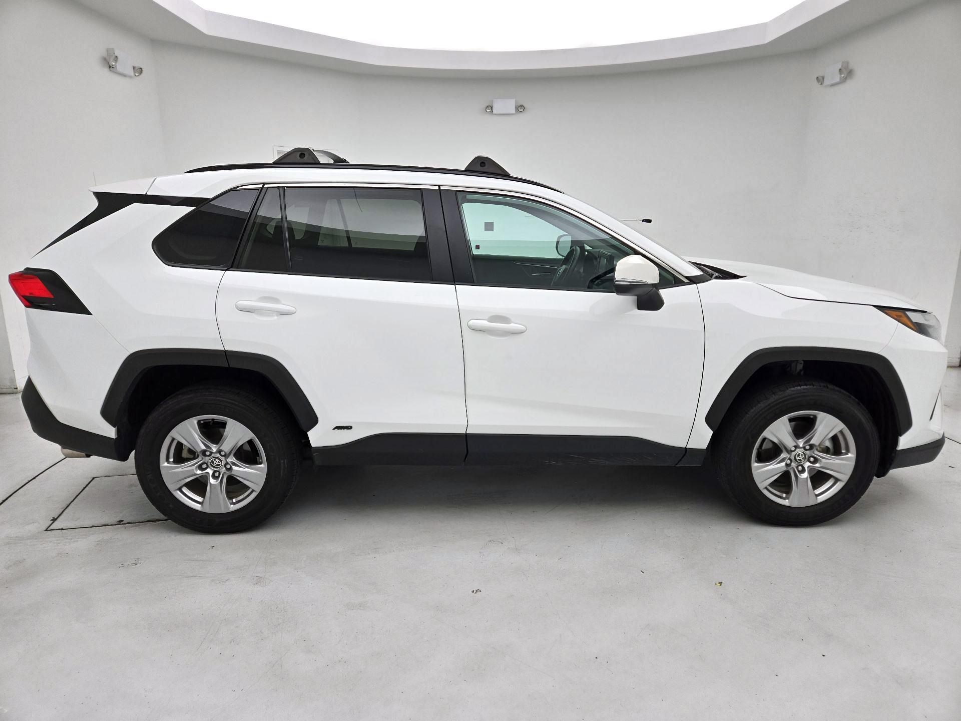 Thumbnail: 2022 Toyota RAV4 - 4