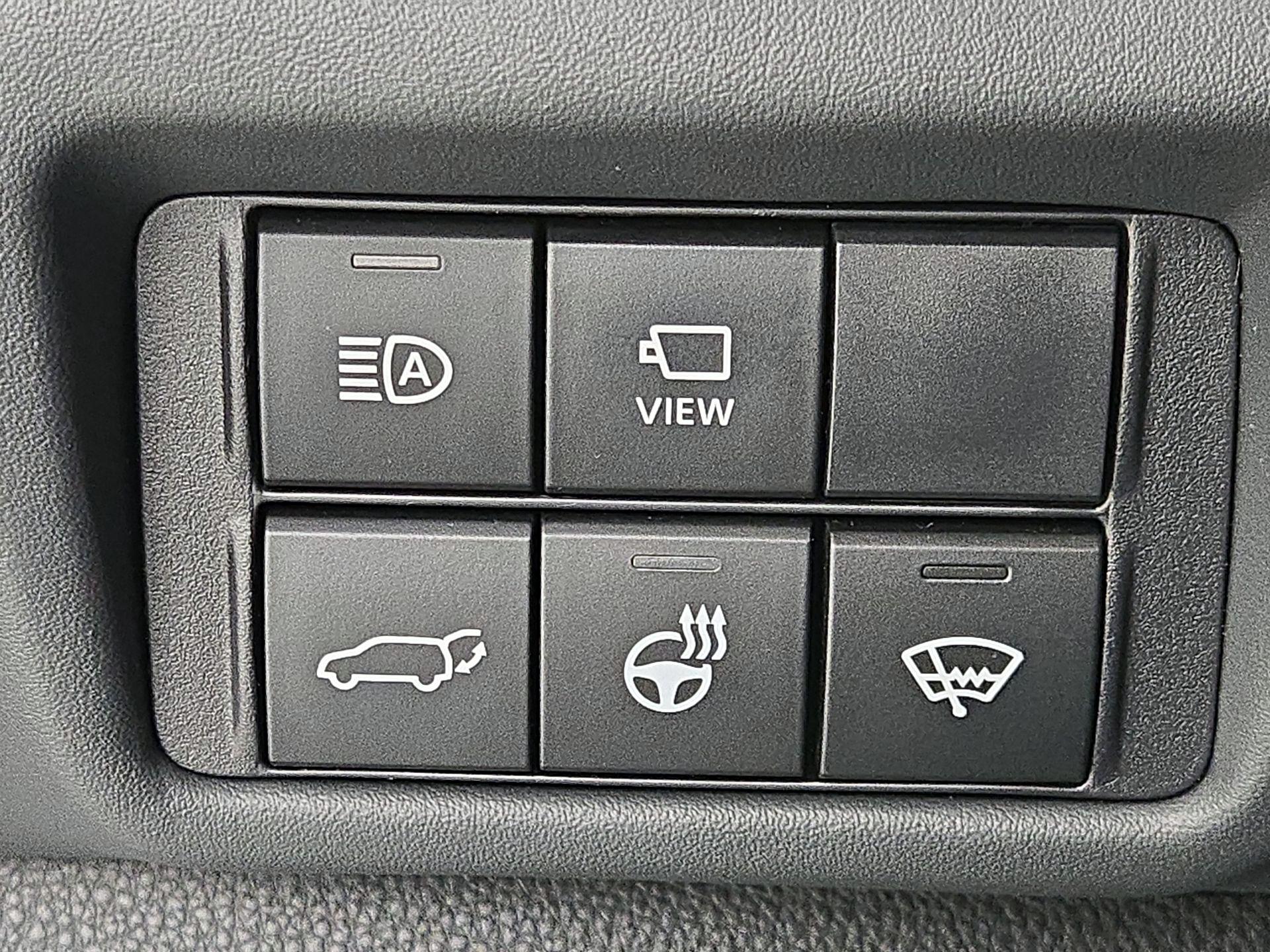 Thumbnail: 2022 Toyota Highlander - 13