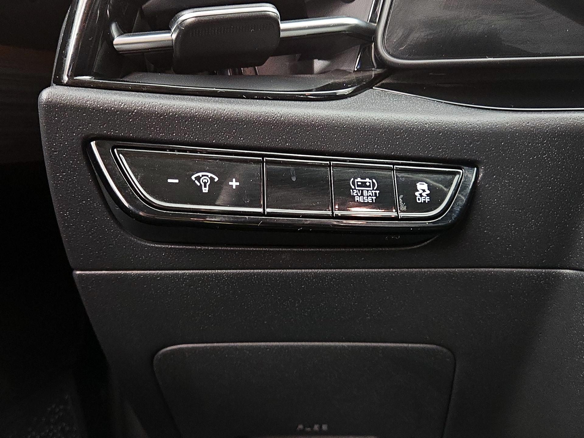 Thumbnail: 2023 Kia Niro - 13