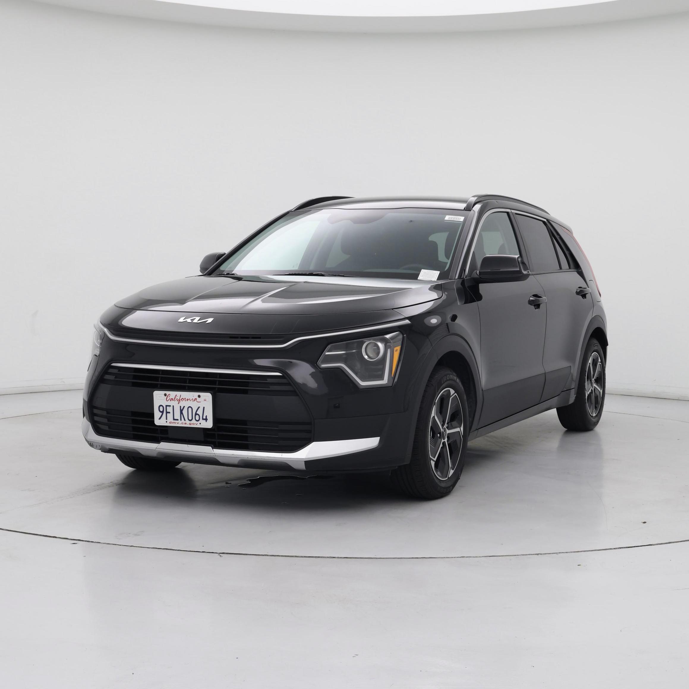 Thumbnail: 2023 Kia Niro - 4