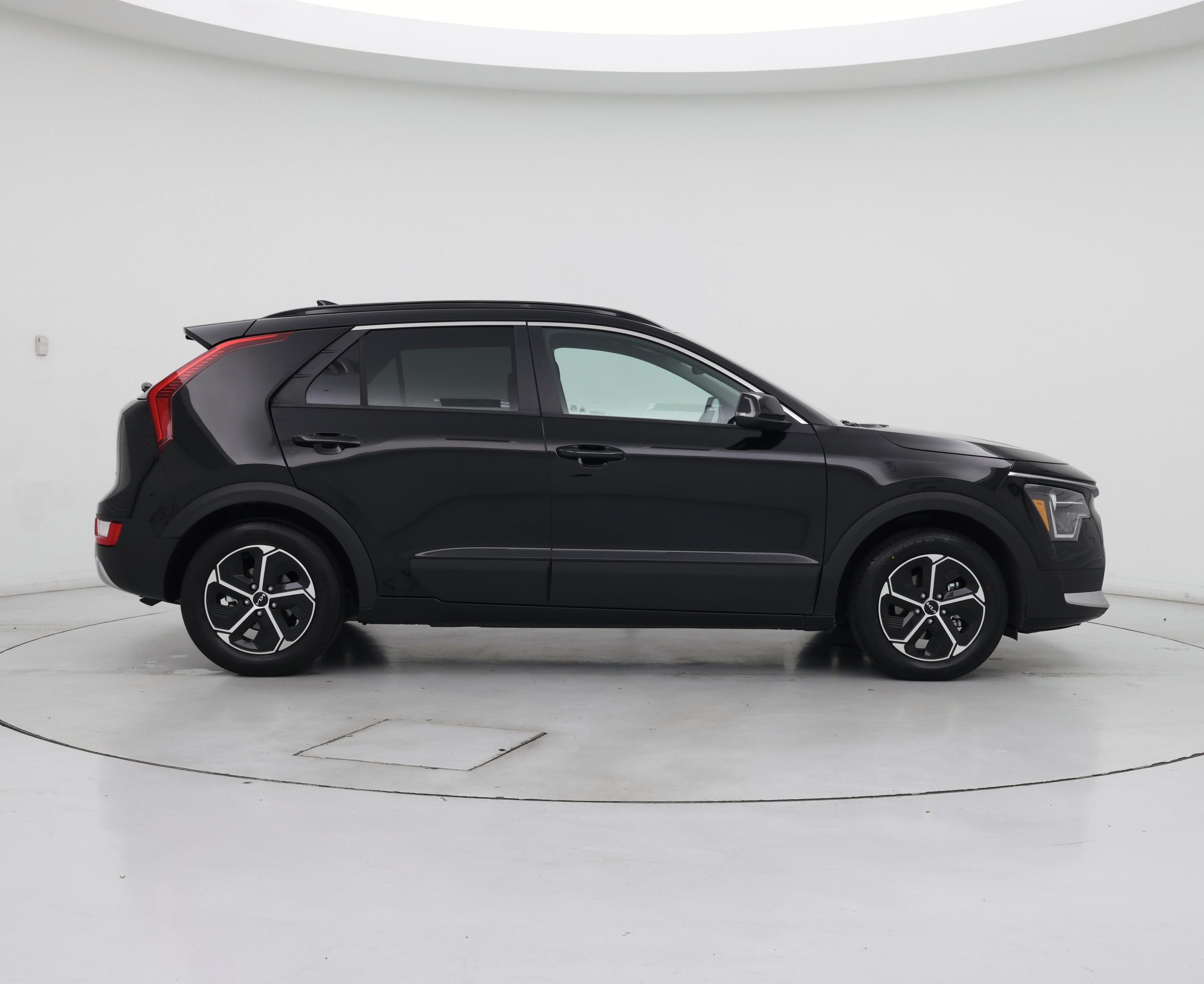 Thumbnail: 2023 Kia Niro - 7