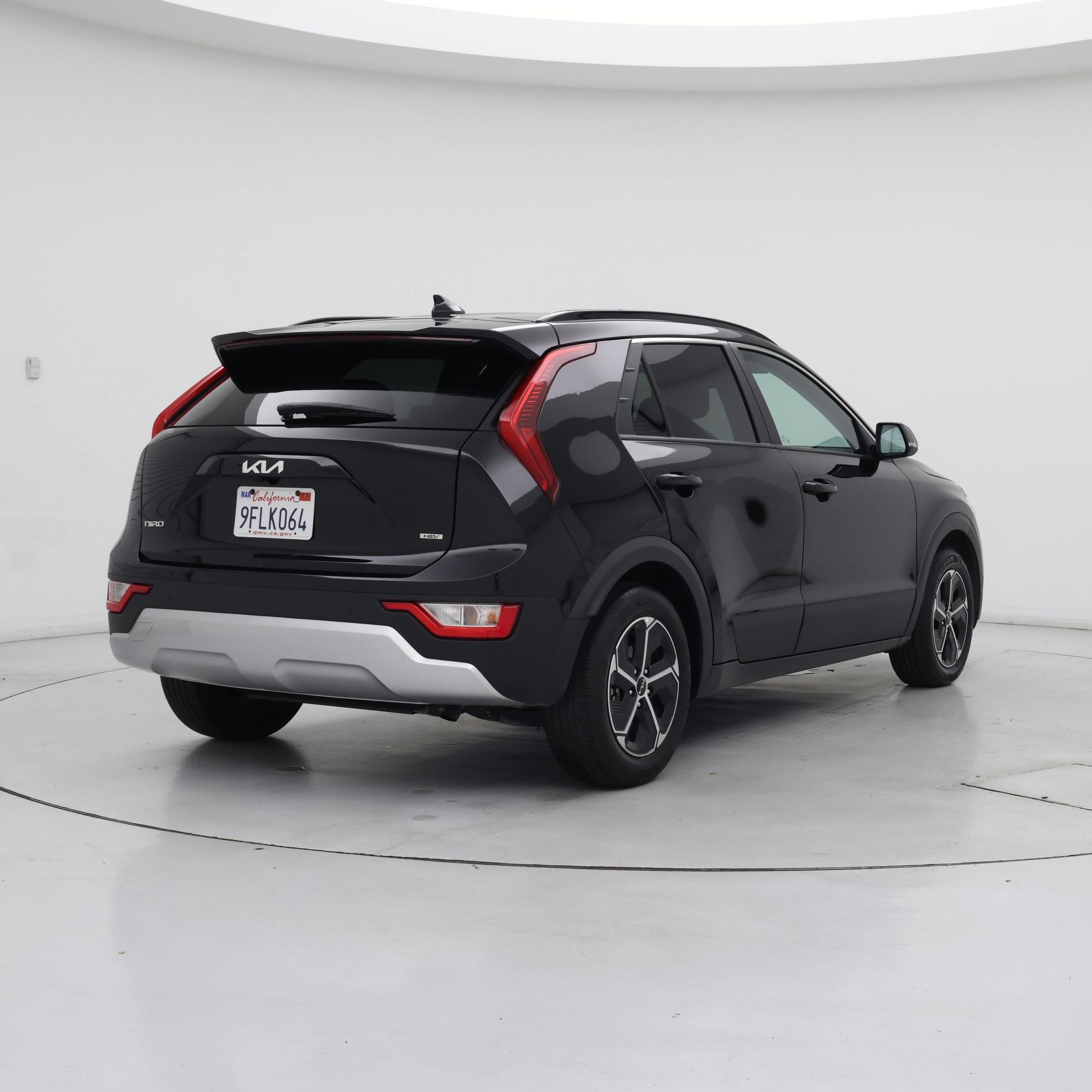 Thumbnail: 2023 Kia Niro - 8