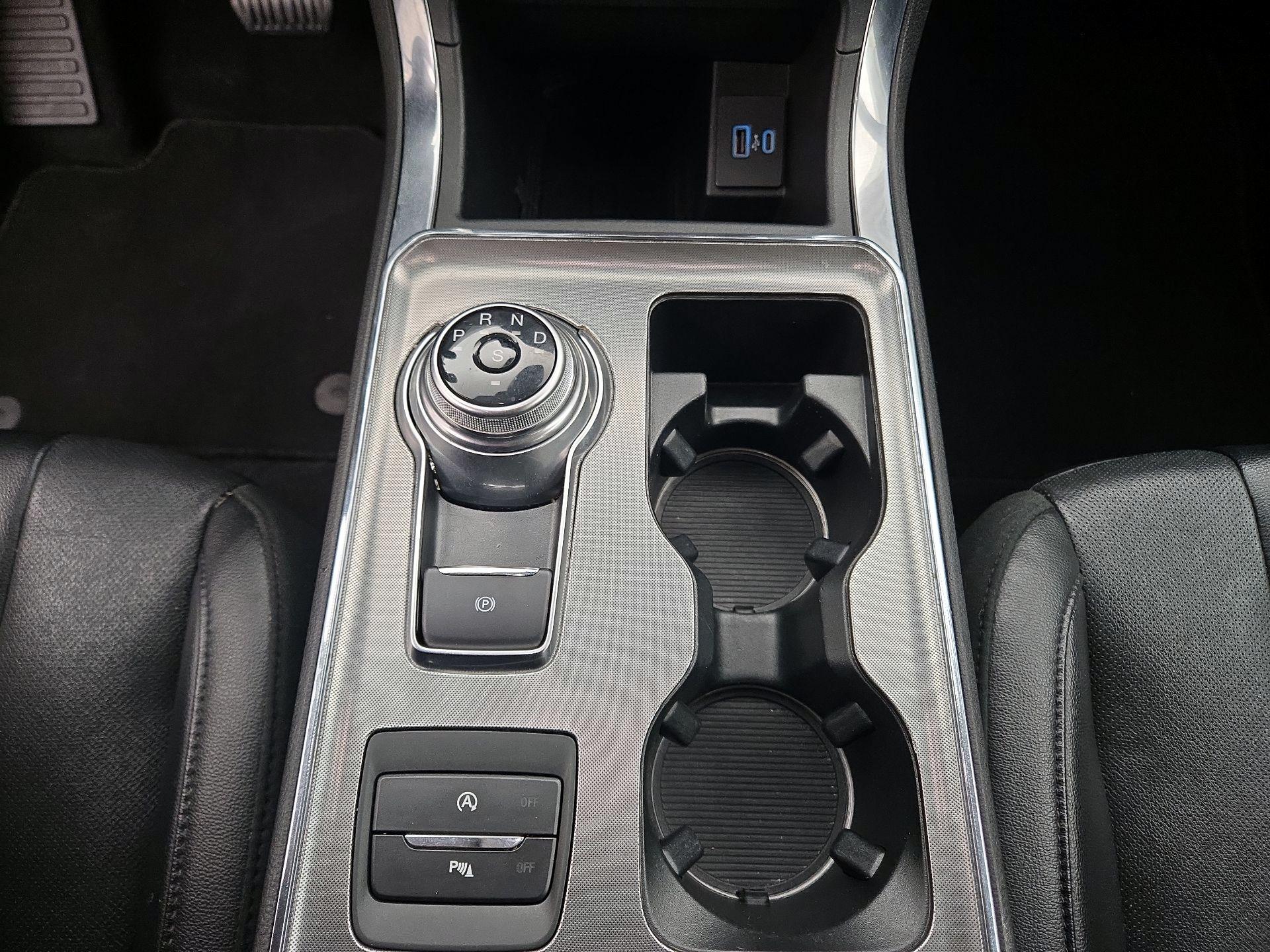 Thumbnail: 2022 Ford Edge - 16