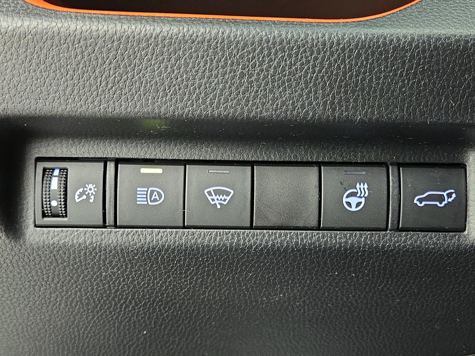 Thumbnail: 2019 Toyota RAV4 - 11