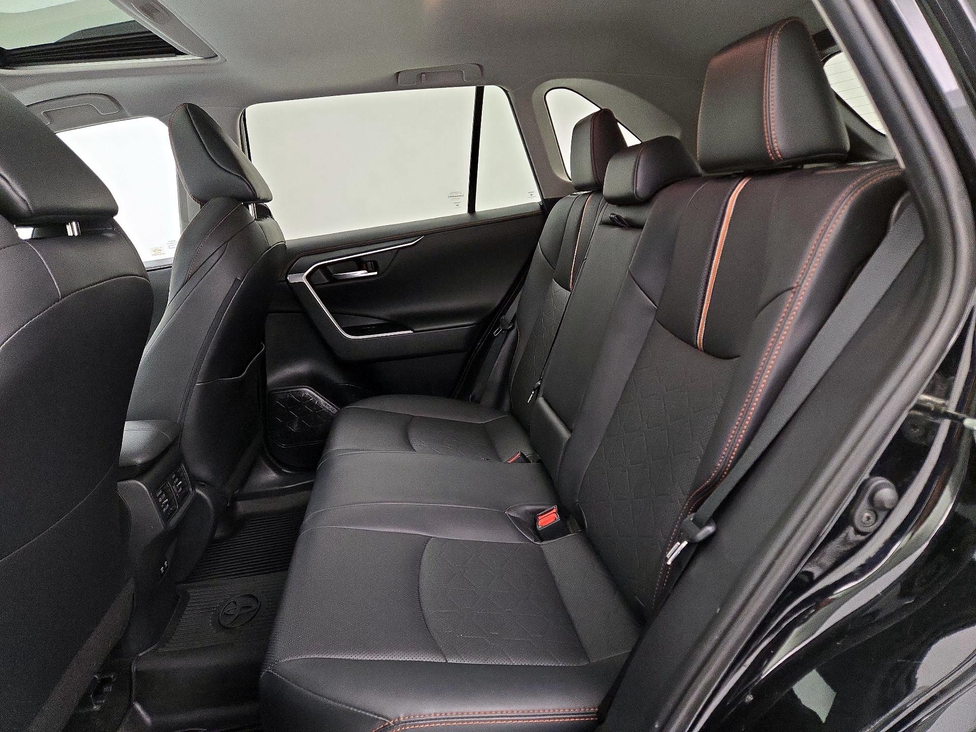 Thumbnail: 2019 Toyota RAV4 - 19