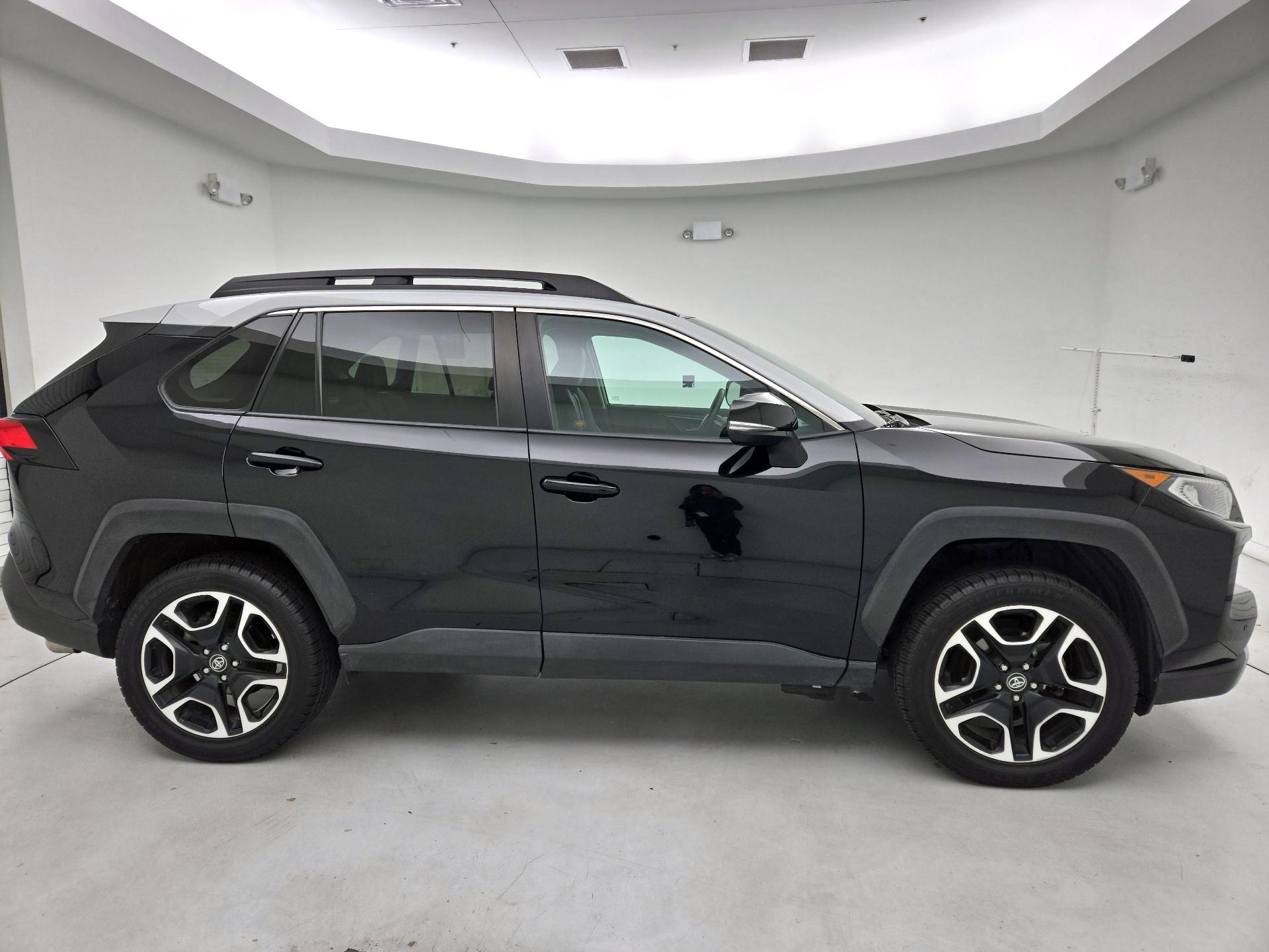 Thumbnail: 2019 Toyota RAV4 - 4