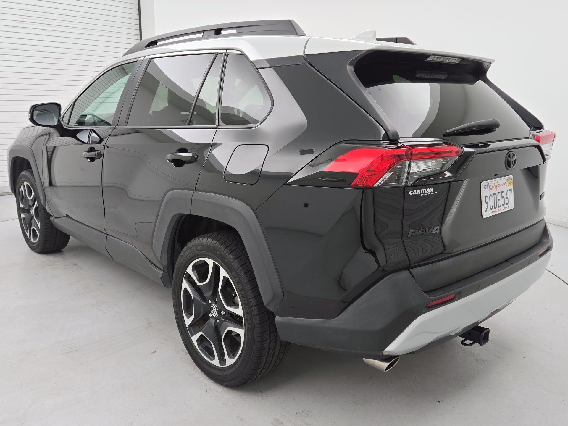 Thumbnail: 2019 Toyota RAV4 - 7