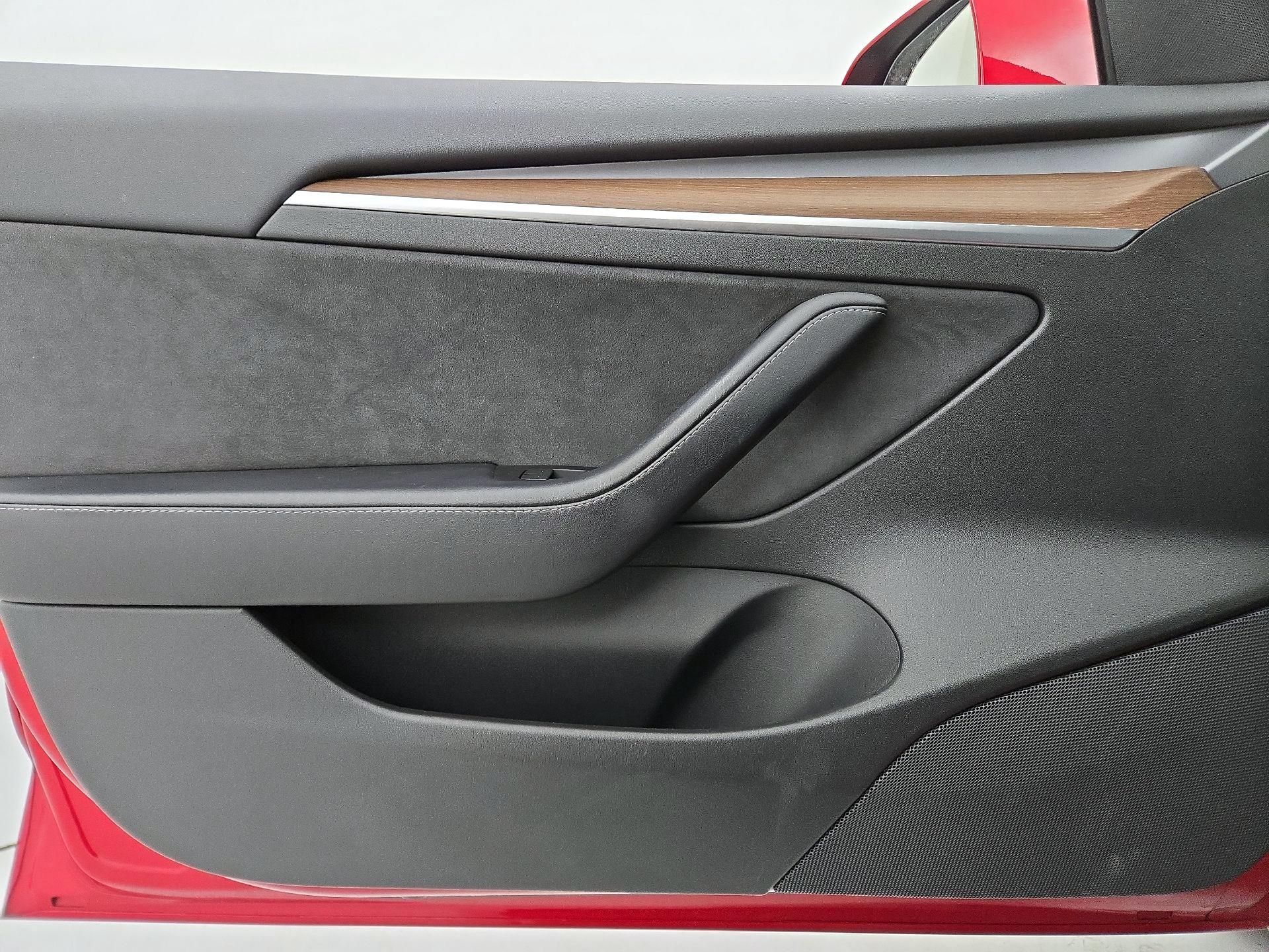 Thumbnail: 2022 Tesla Model 3 - 12