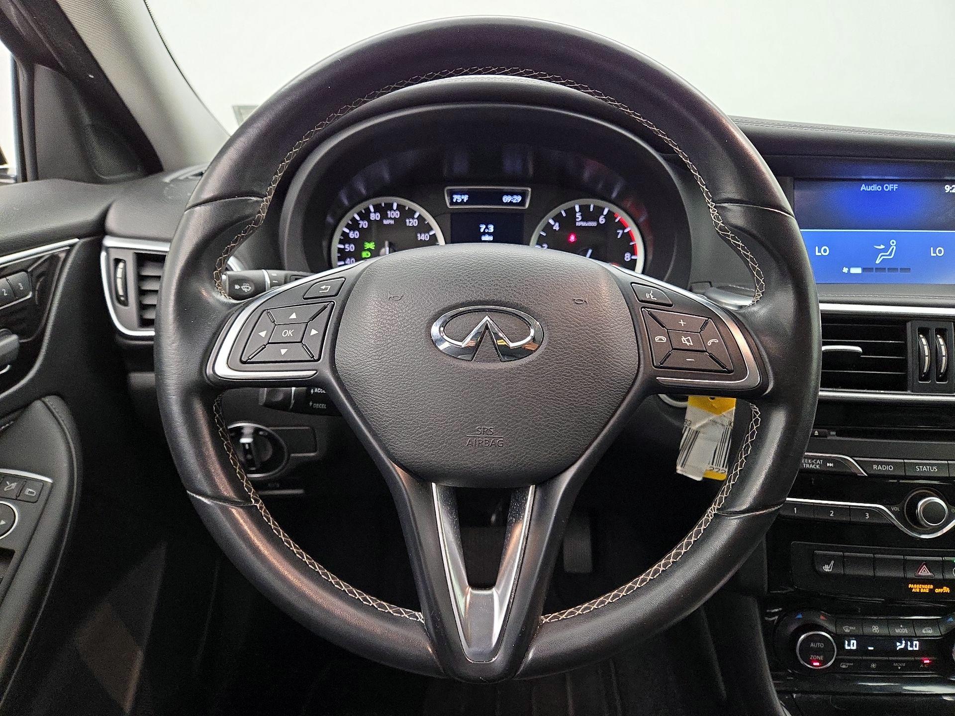 Thumbnail: 2017 INFINITI QX30 - 10