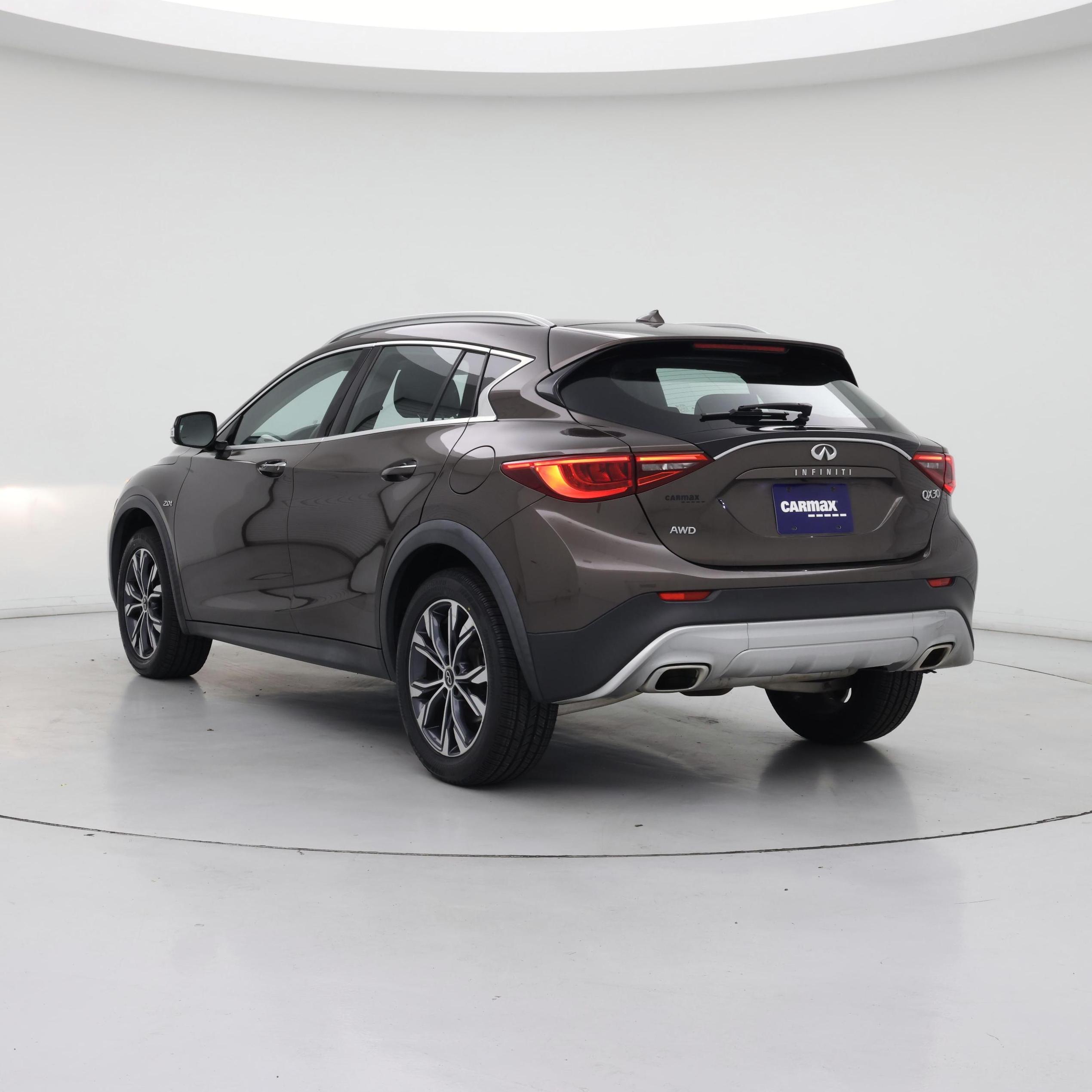 Thumbnail: 2017 INFINITI QX30 - 2