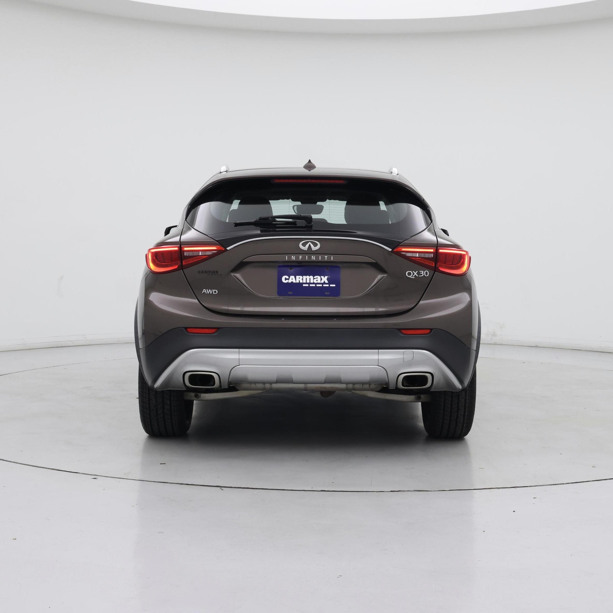 Thumbnail: 2017 INFINITI QX30 - 6