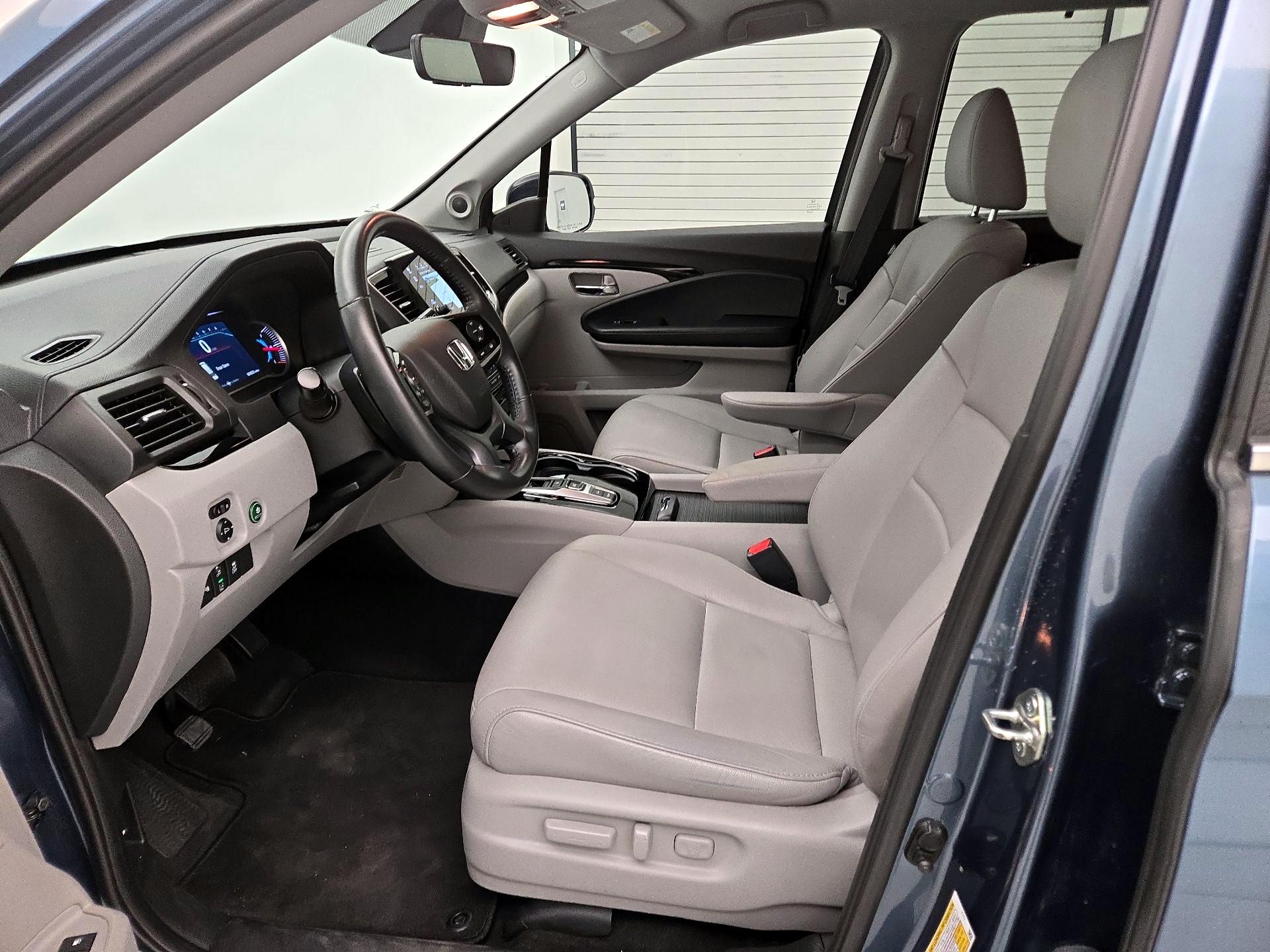 Thumbnail: 2019 Honda Pilot - 11