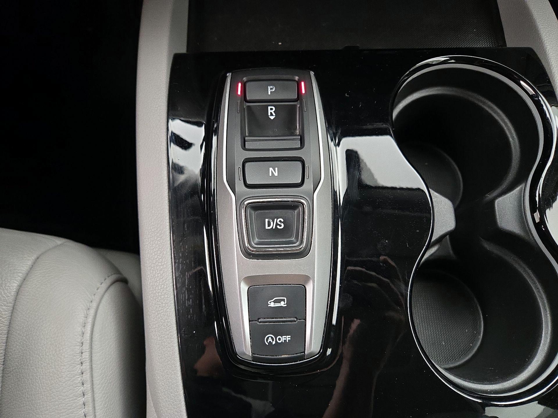 Thumbnail: 2019 Honda Pilot - 18