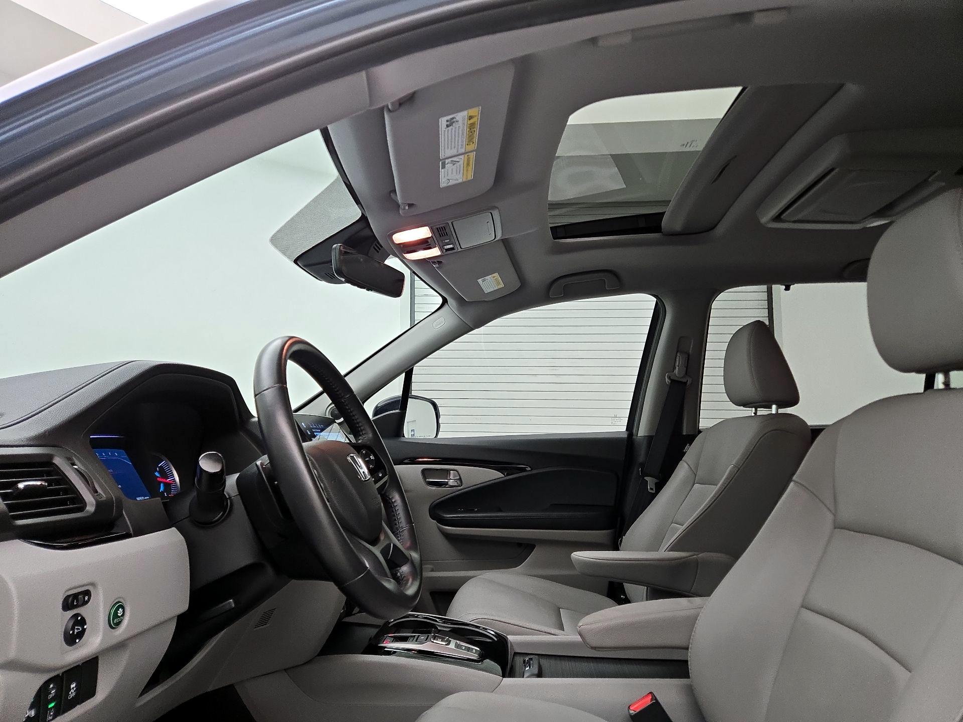 Thumbnail: 2019 Honda Pilot - 20