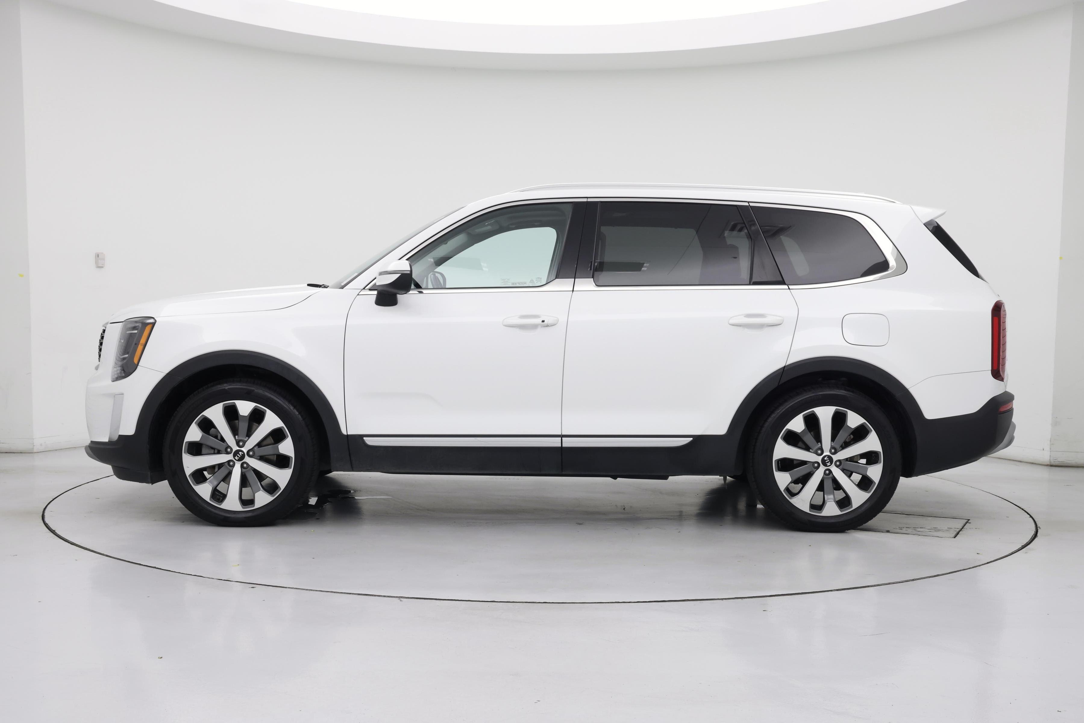 Thumbnail: 2020 Kia Telluride - 3