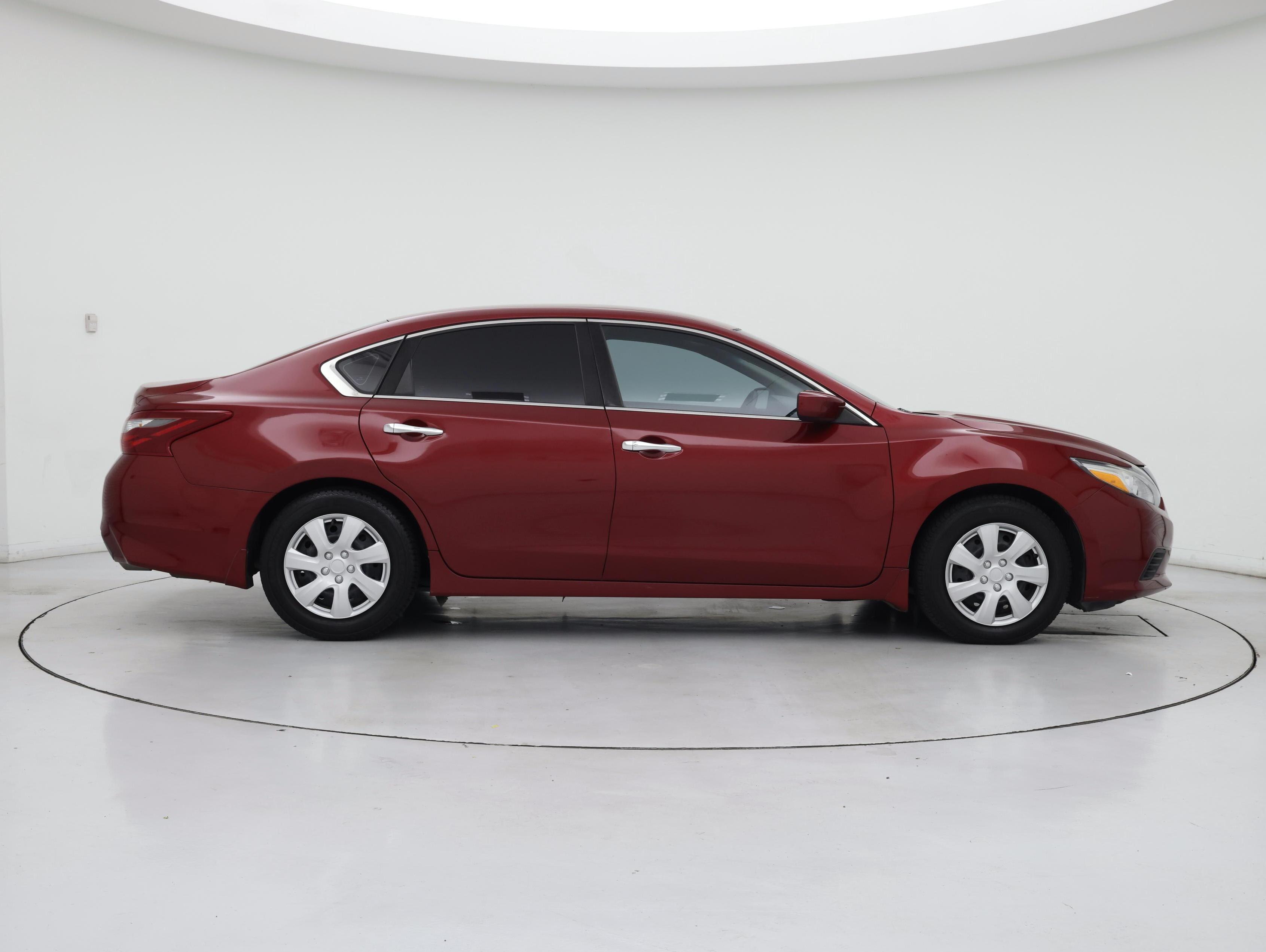 Thumbnail: 2018 Nissan Altima - 7
