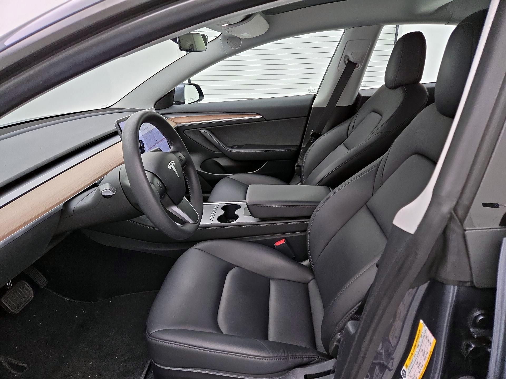 Thumbnail: 2023 Tesla Model 3 - 11