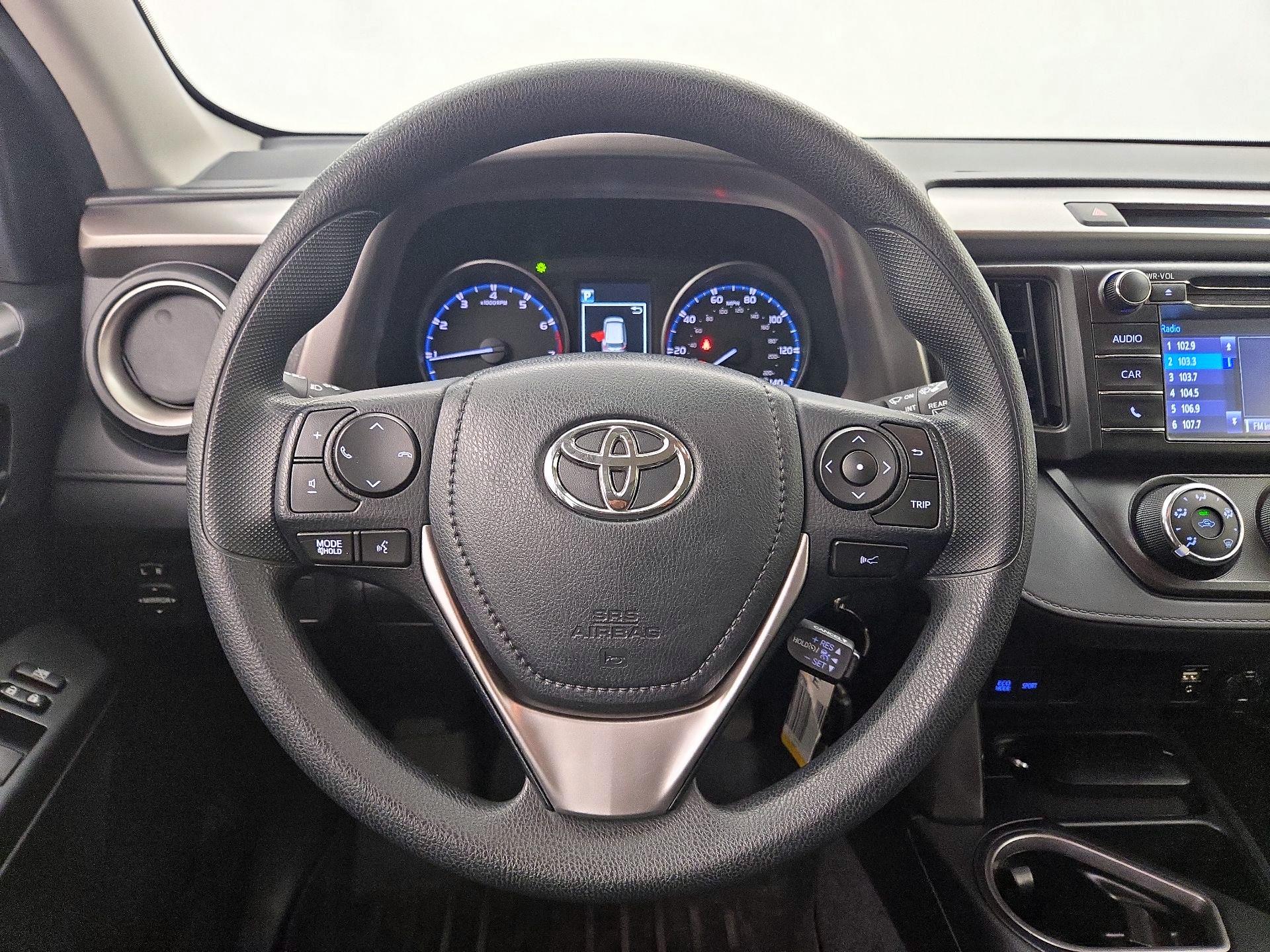 Thumbnail: 2017 Toyota RAV4 - 10