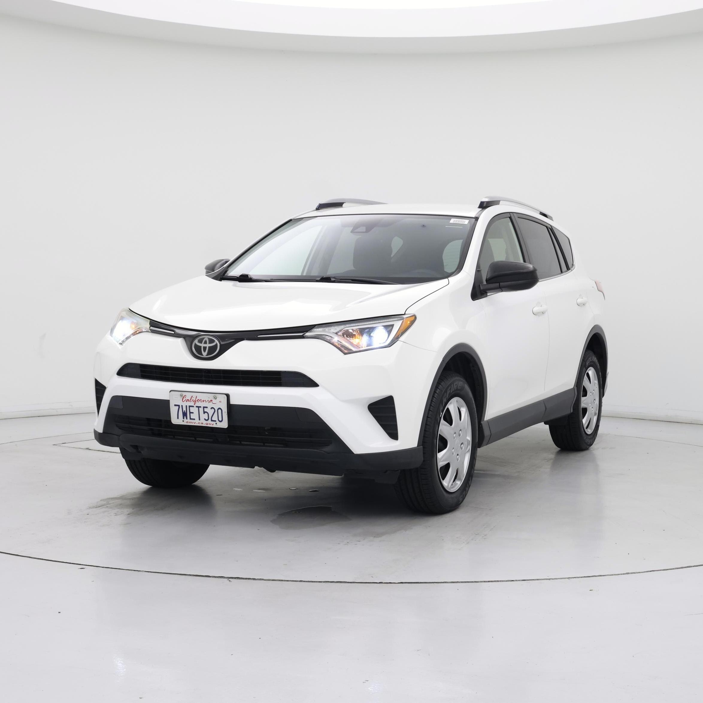Thumbnail: 2017 Toyota RAV4 - 4