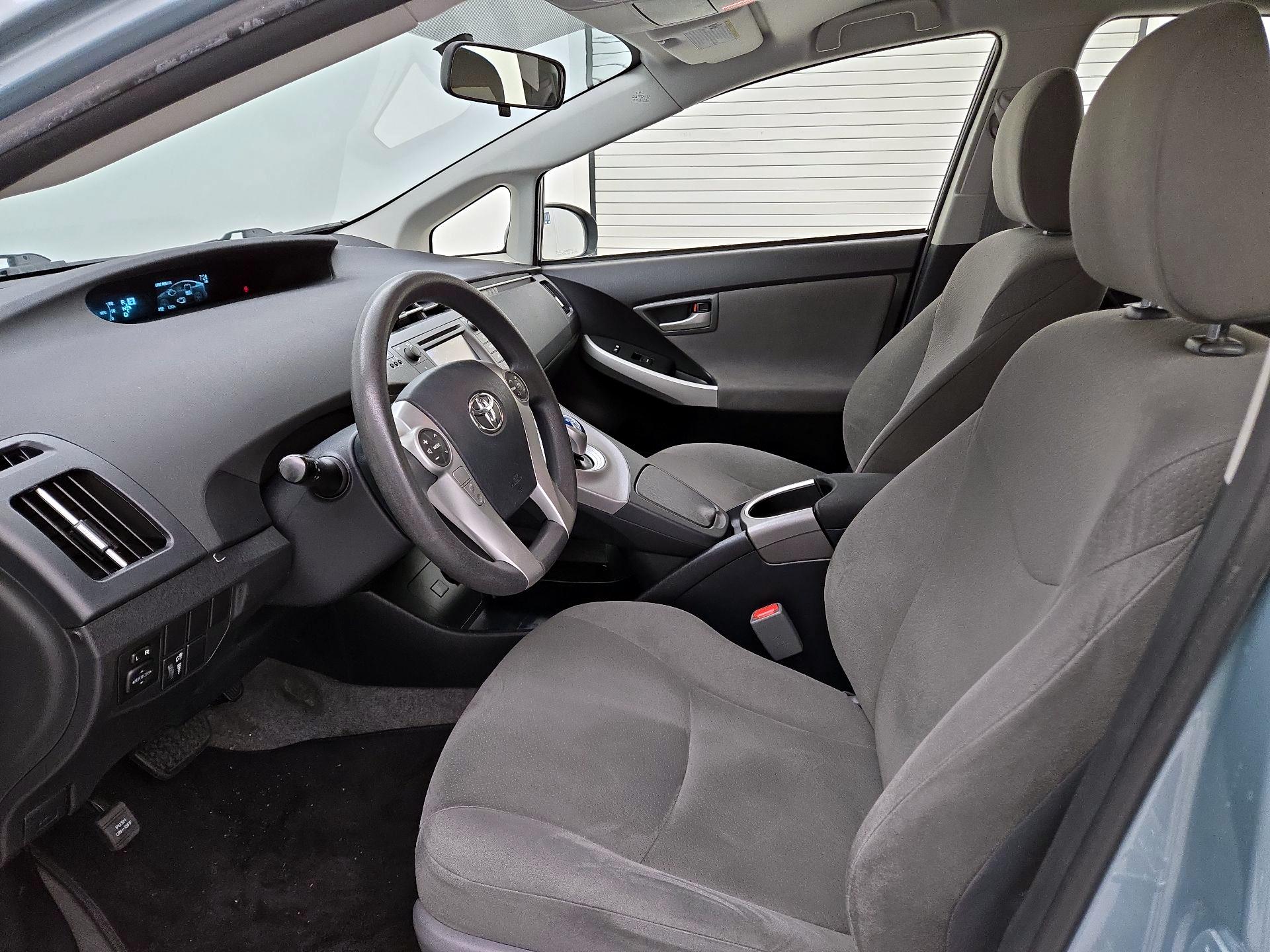 Thumbnail: 2015 Toyota Prius - 11