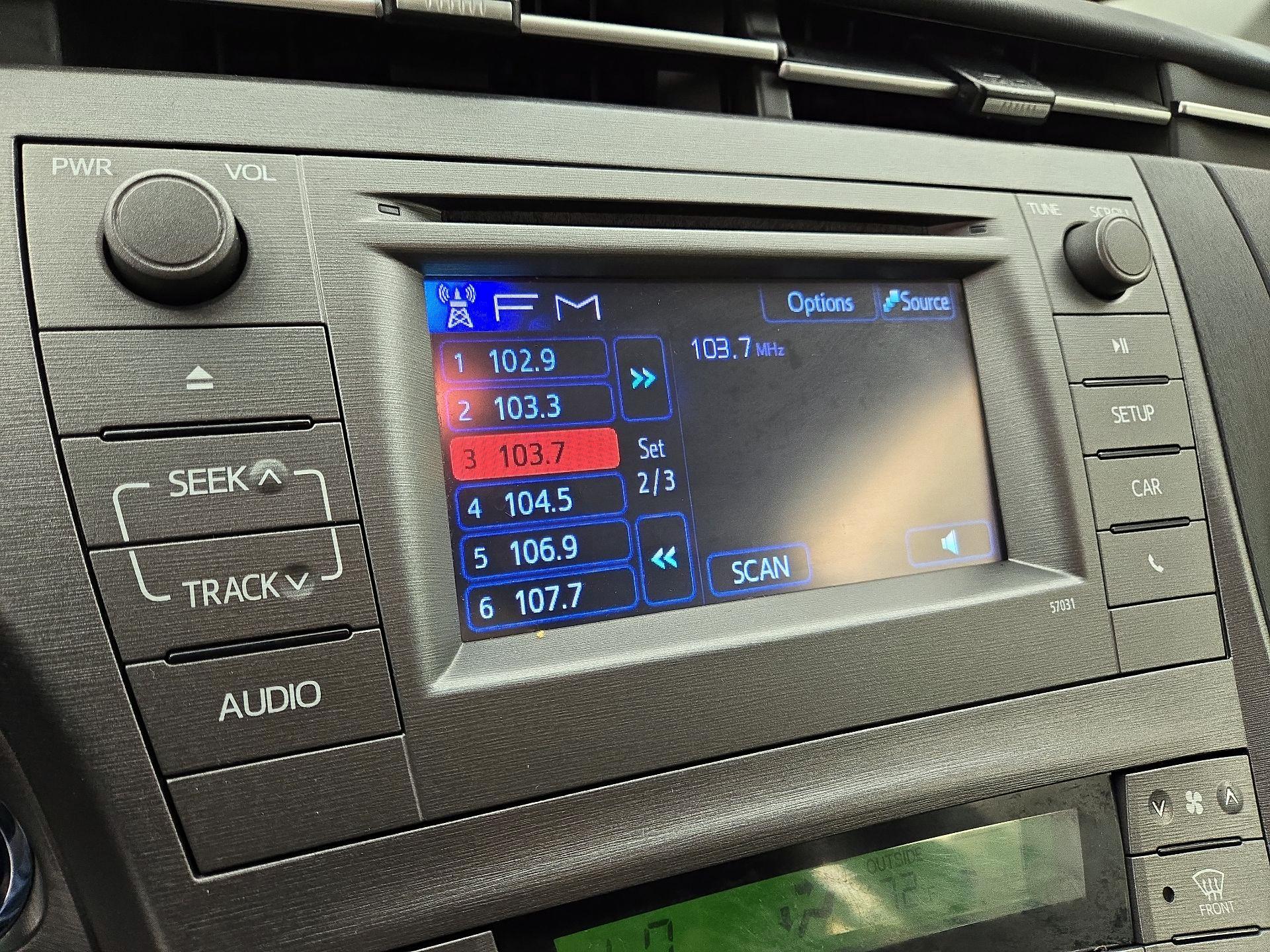 Thumbnail: 2015 Toyota Prius - 15