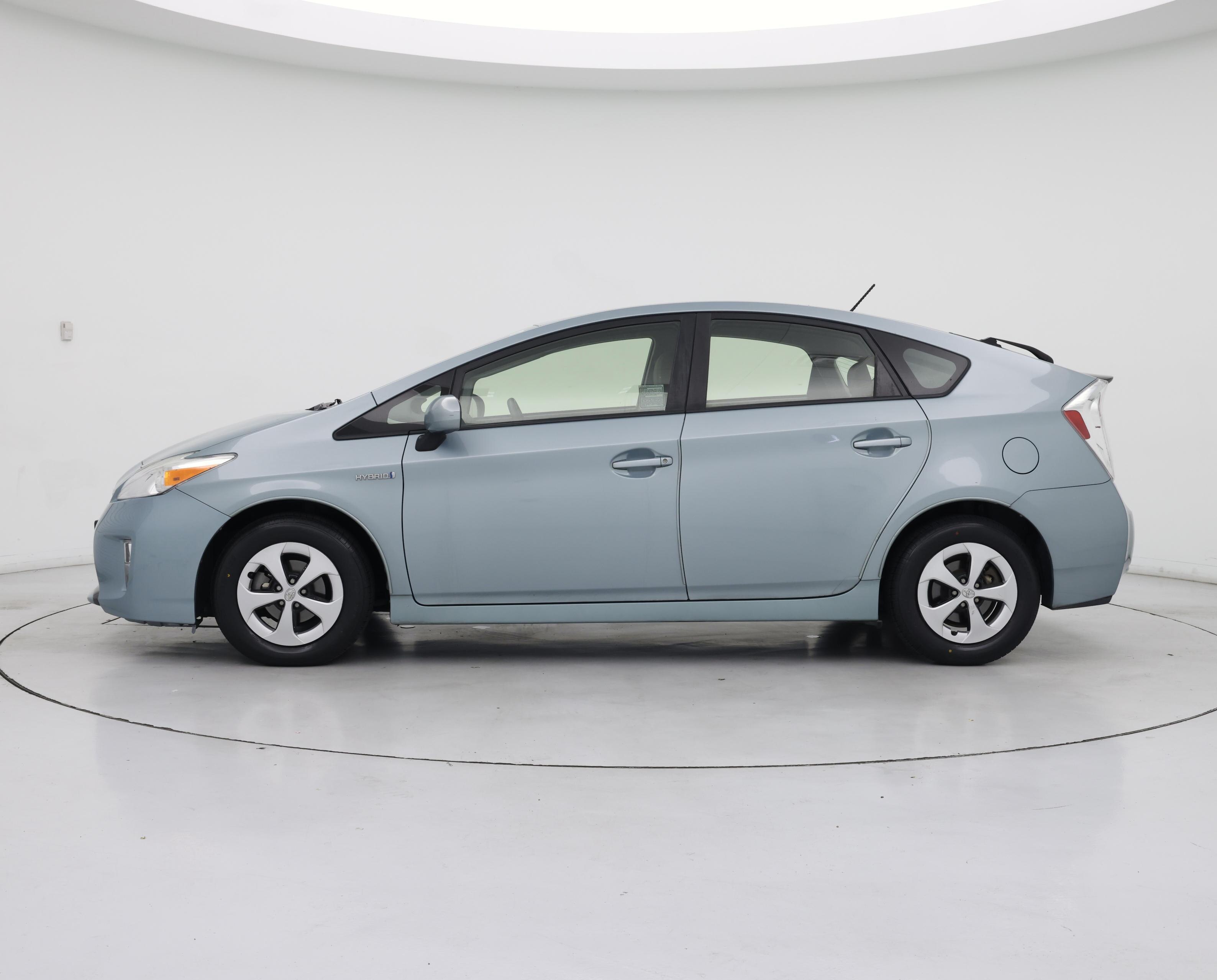Thumbnail: 2015 Toyota Prius - 3