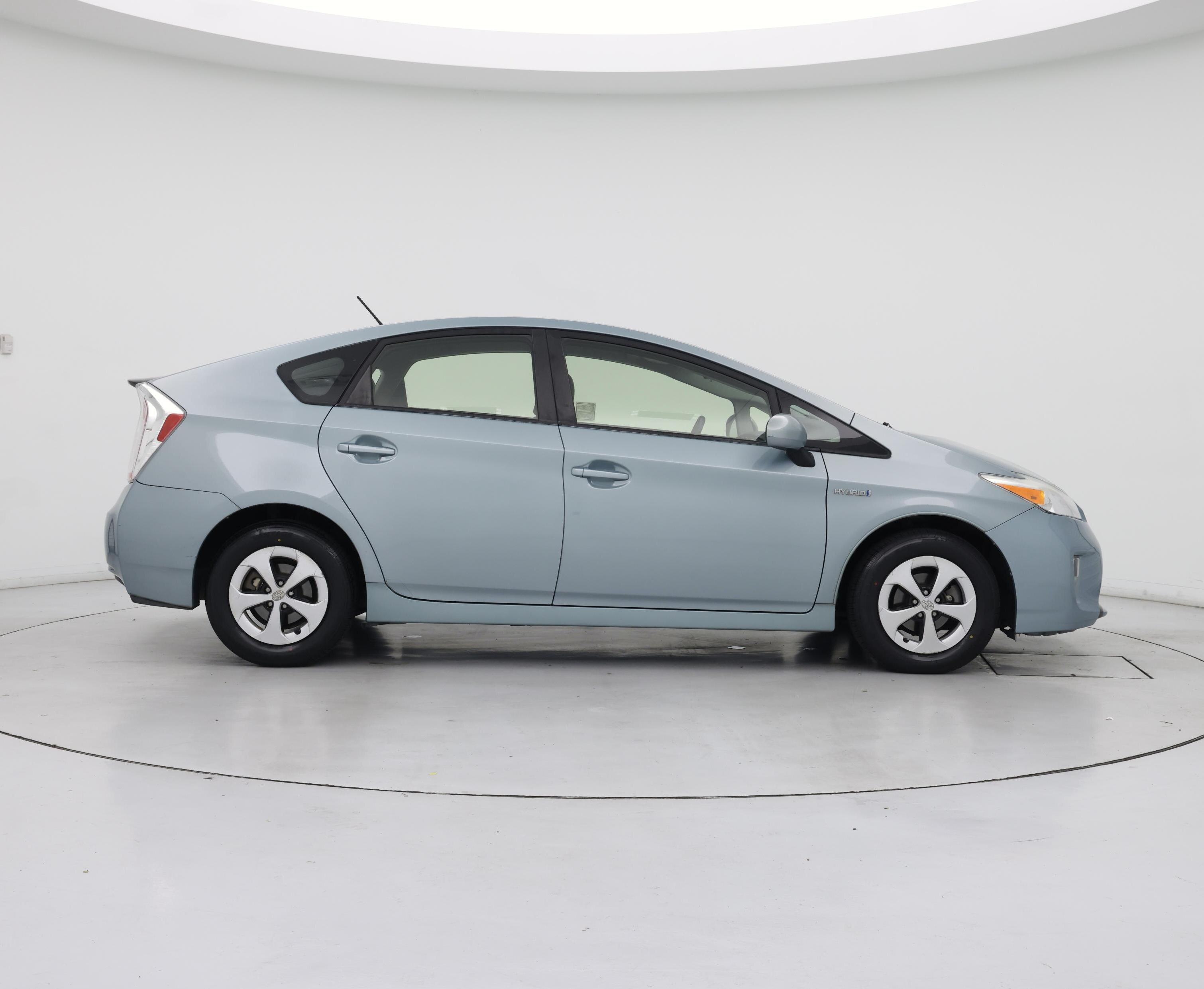 Thumbnail: 2015 Toyota Prius - 7