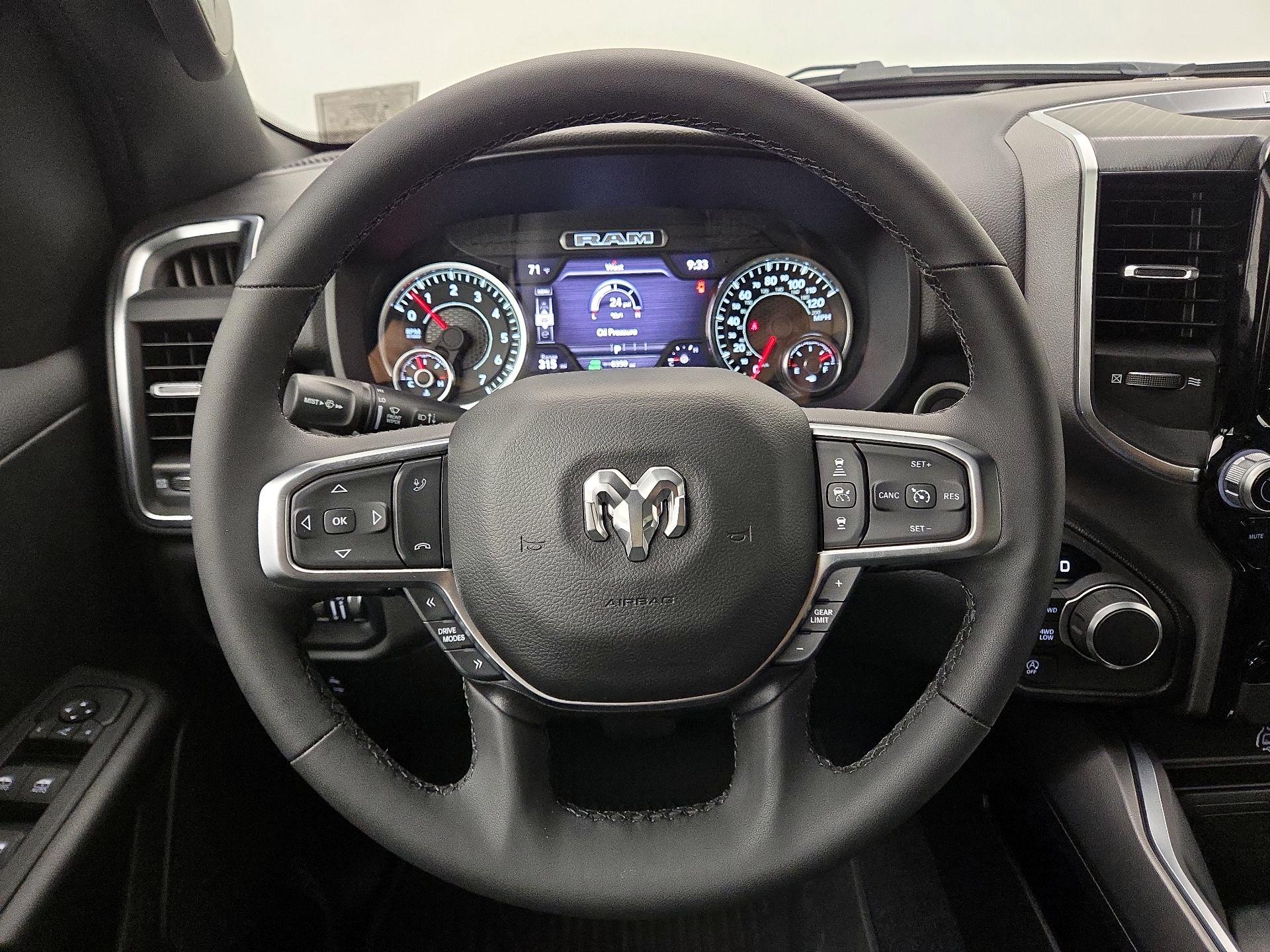 Thumbnail: 2025 RAM 1500 - 10