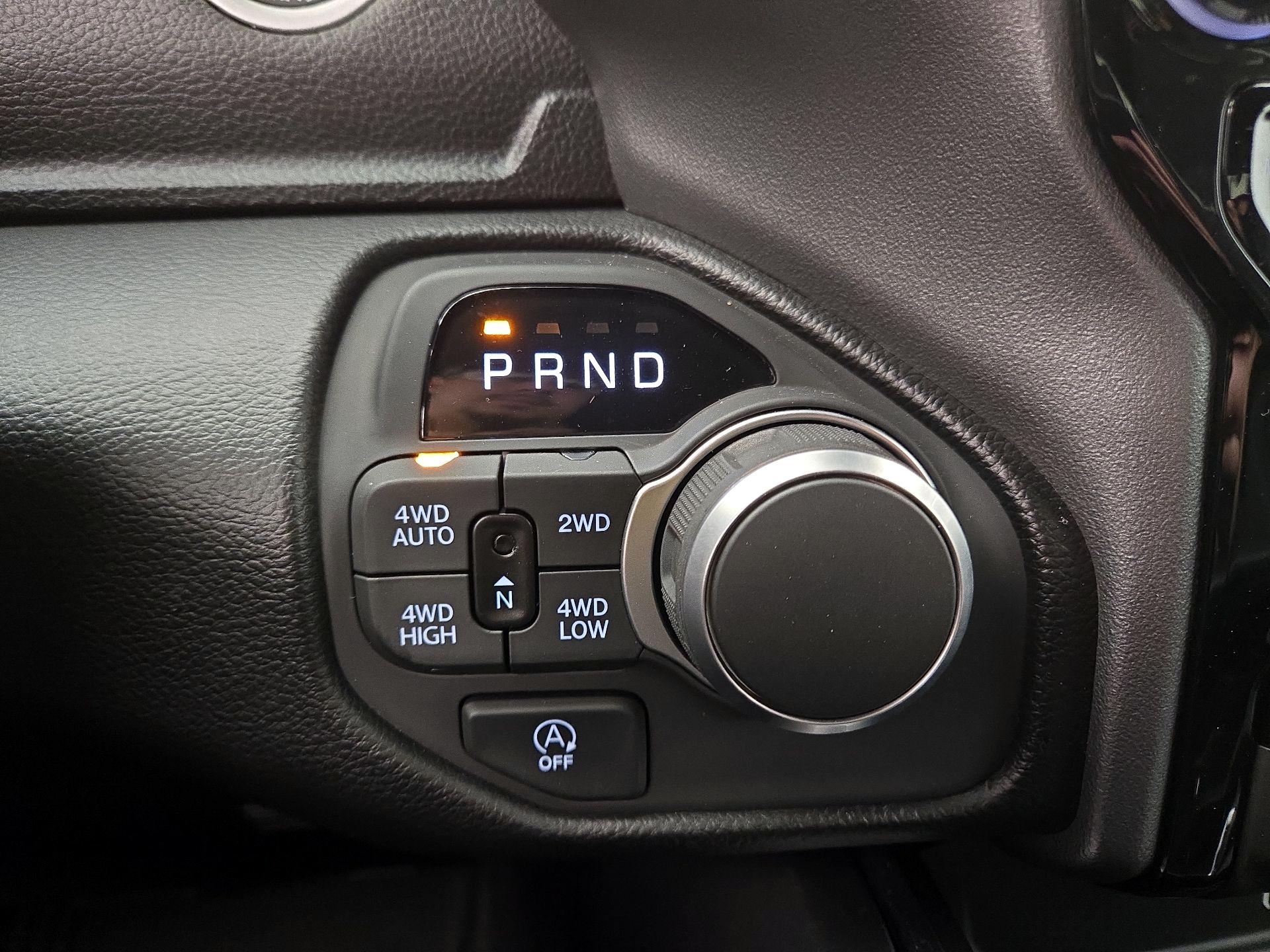 Thumbnail: 2025 RAM 1500 - 18