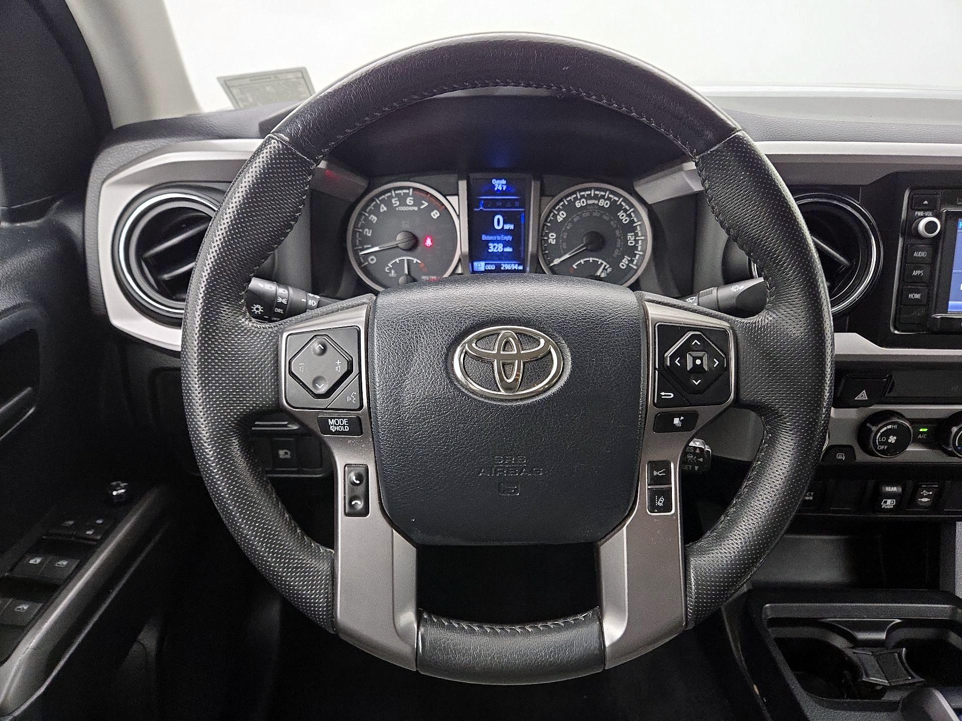 Thumbnail: 2018 Toyota Tacoma - 10