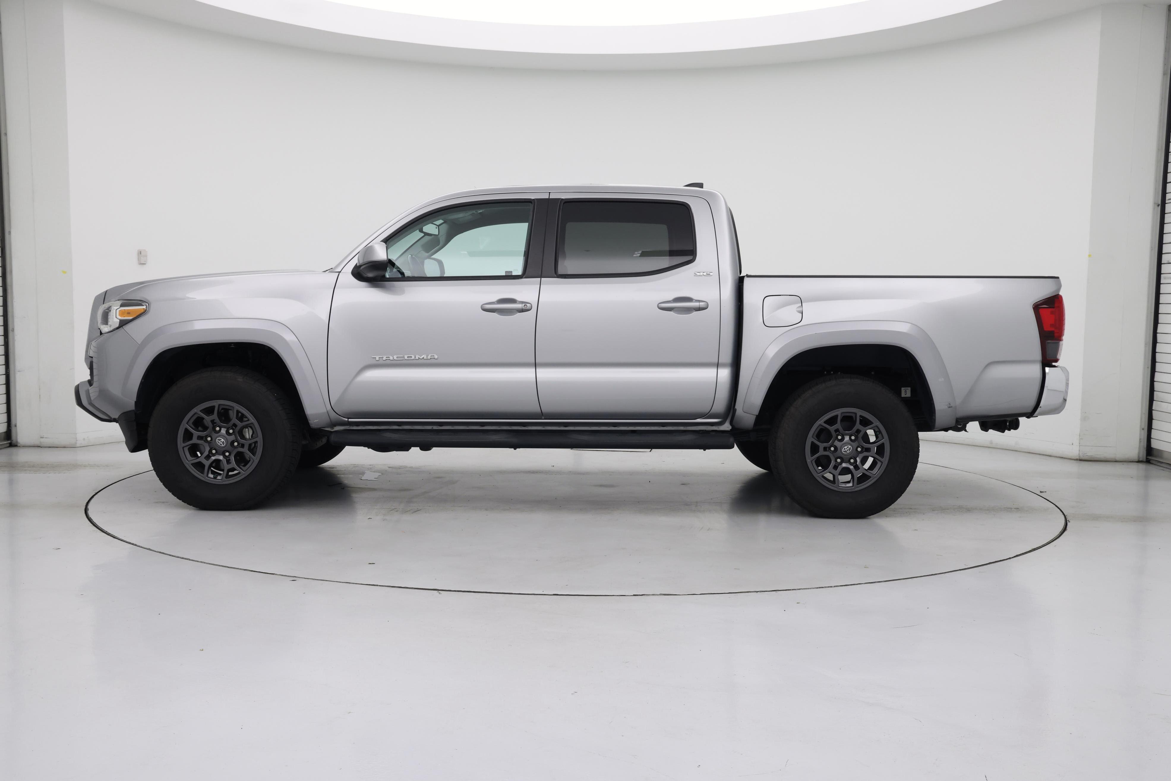 Thumbnail: 2018 Toyota Tacoma - 3