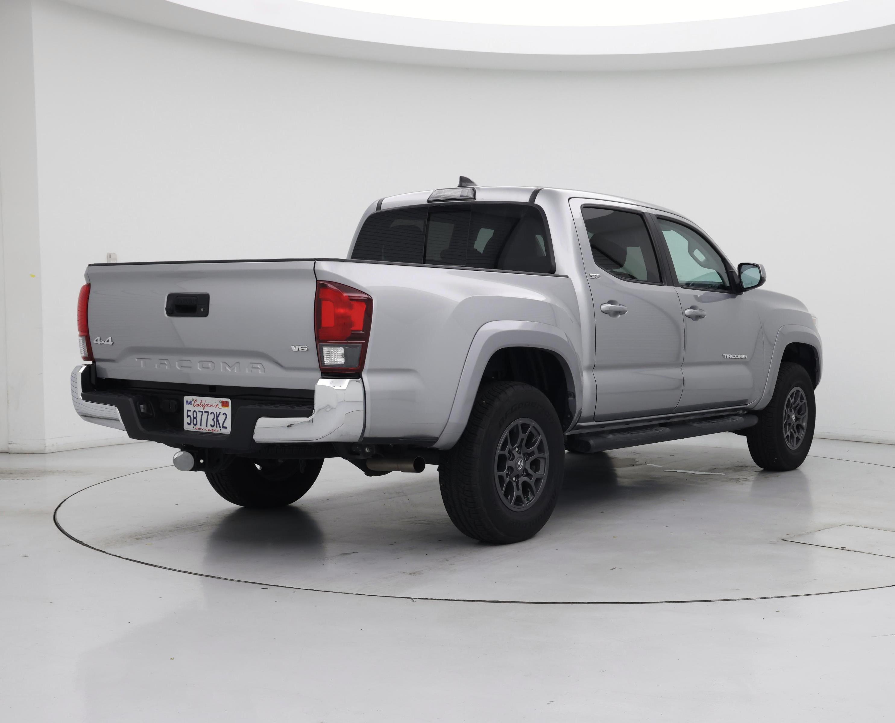 Thumbnail: 2018 Toyota Tacoma - 8