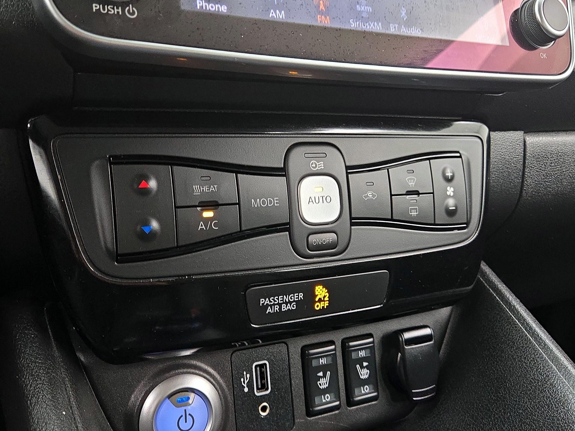 Thumbnail: 2019 Nissan Leaf - 17