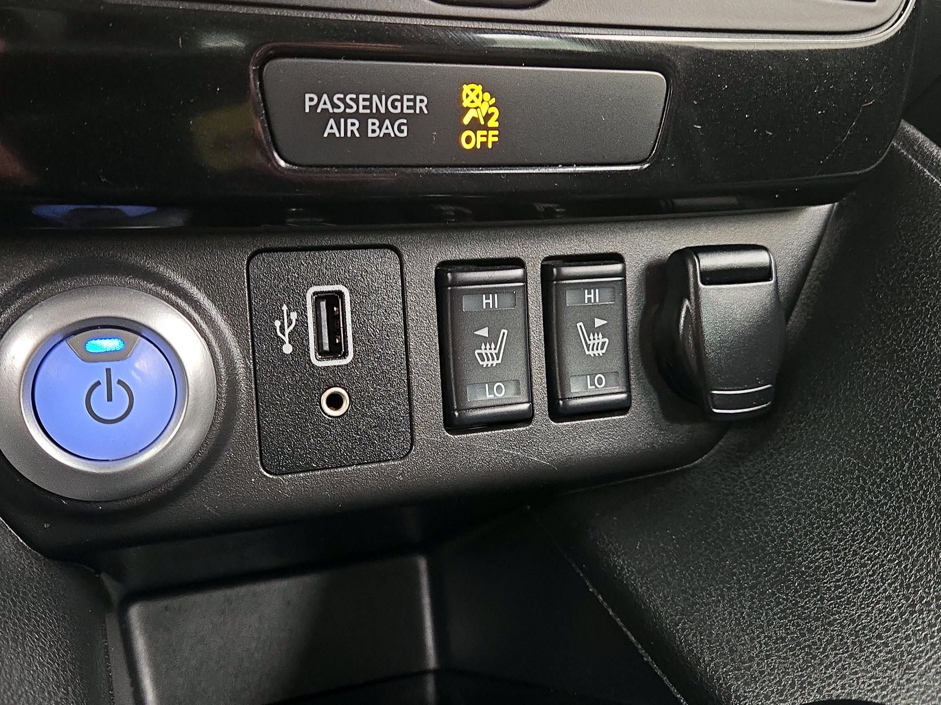 Thumbnail: 2019 Nissan Leaf - 19