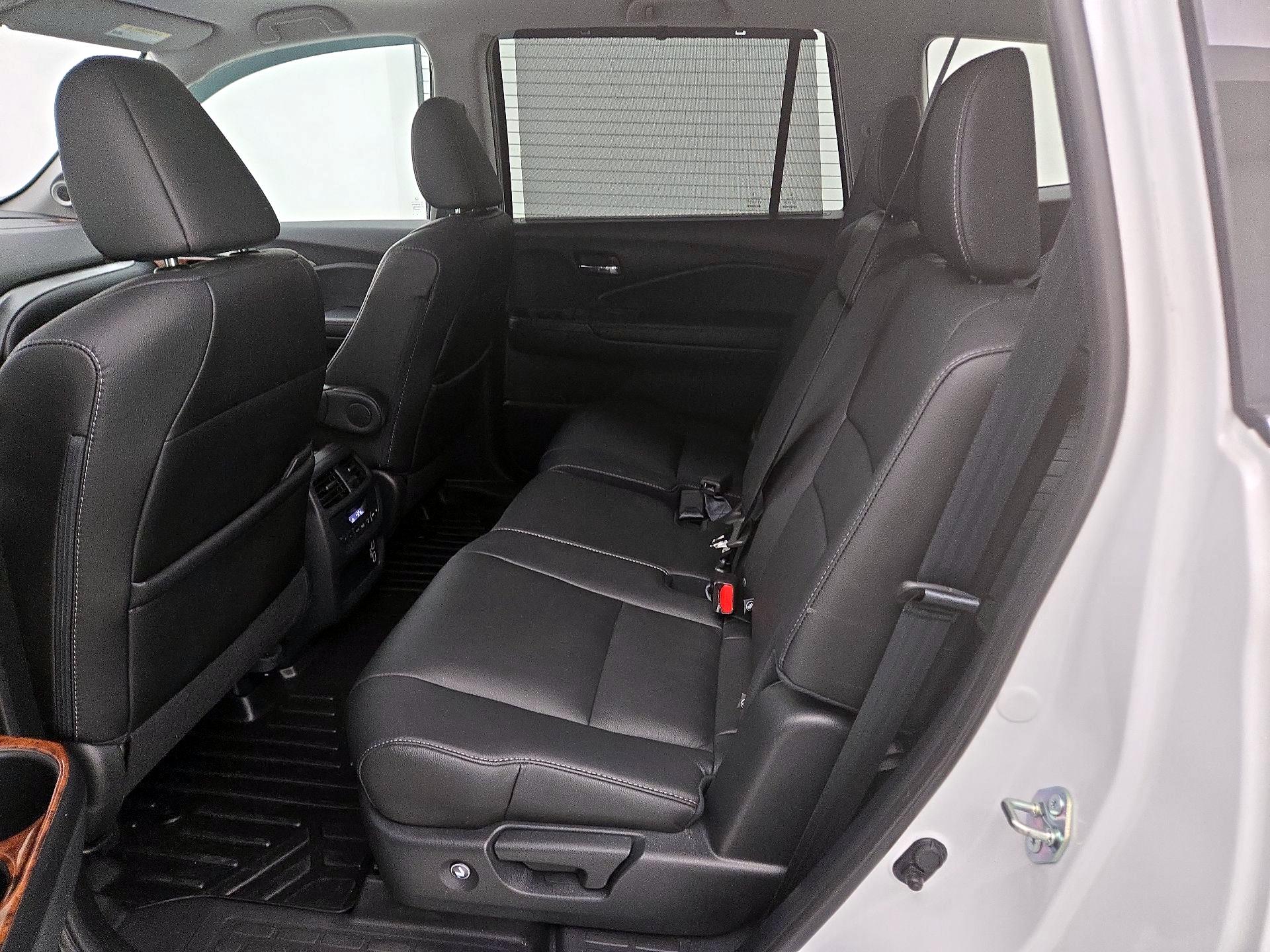 Thumbnail: 2020 Honda Pilot - 20