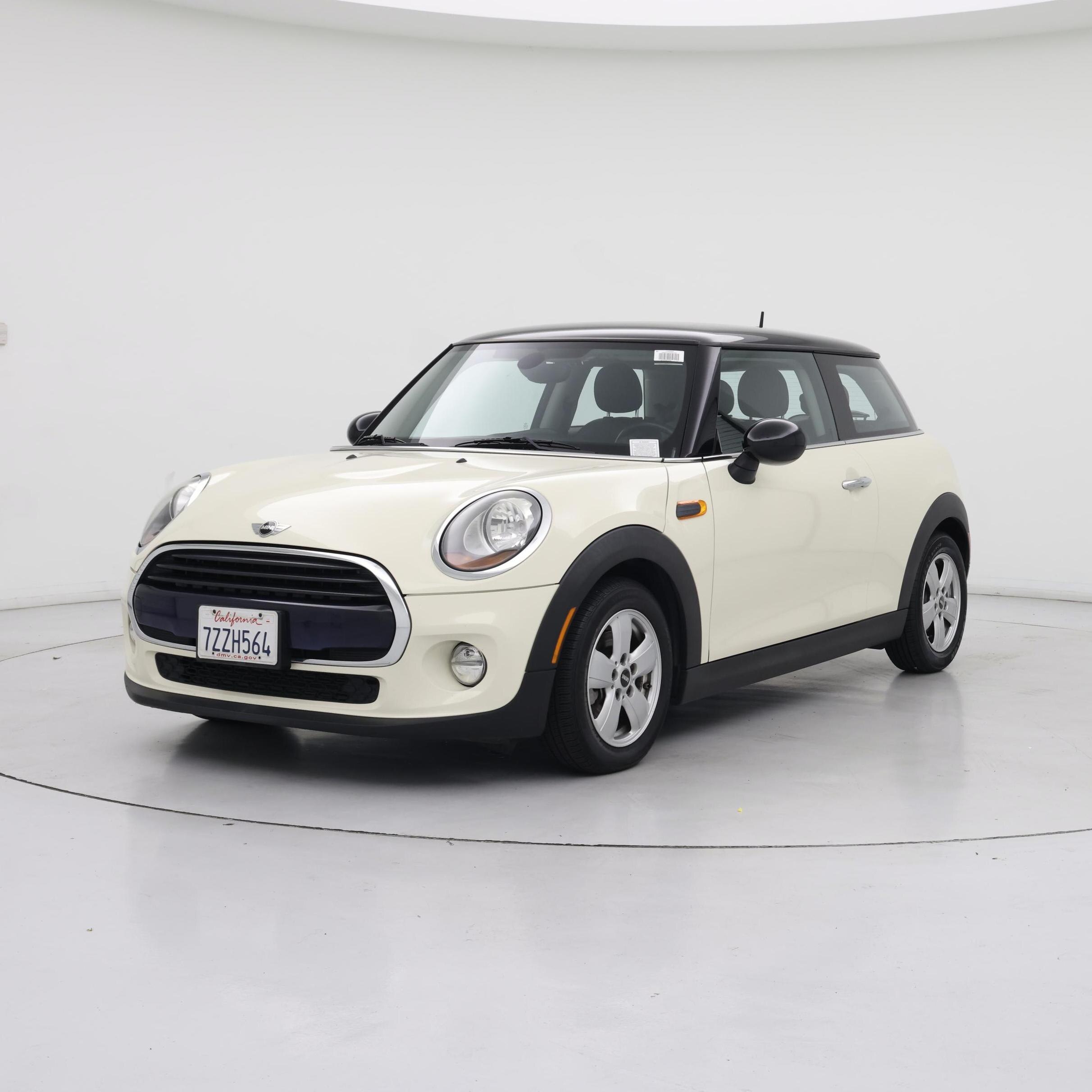 Thumbnail: 2017 MINI Cooper Hardtop - 4