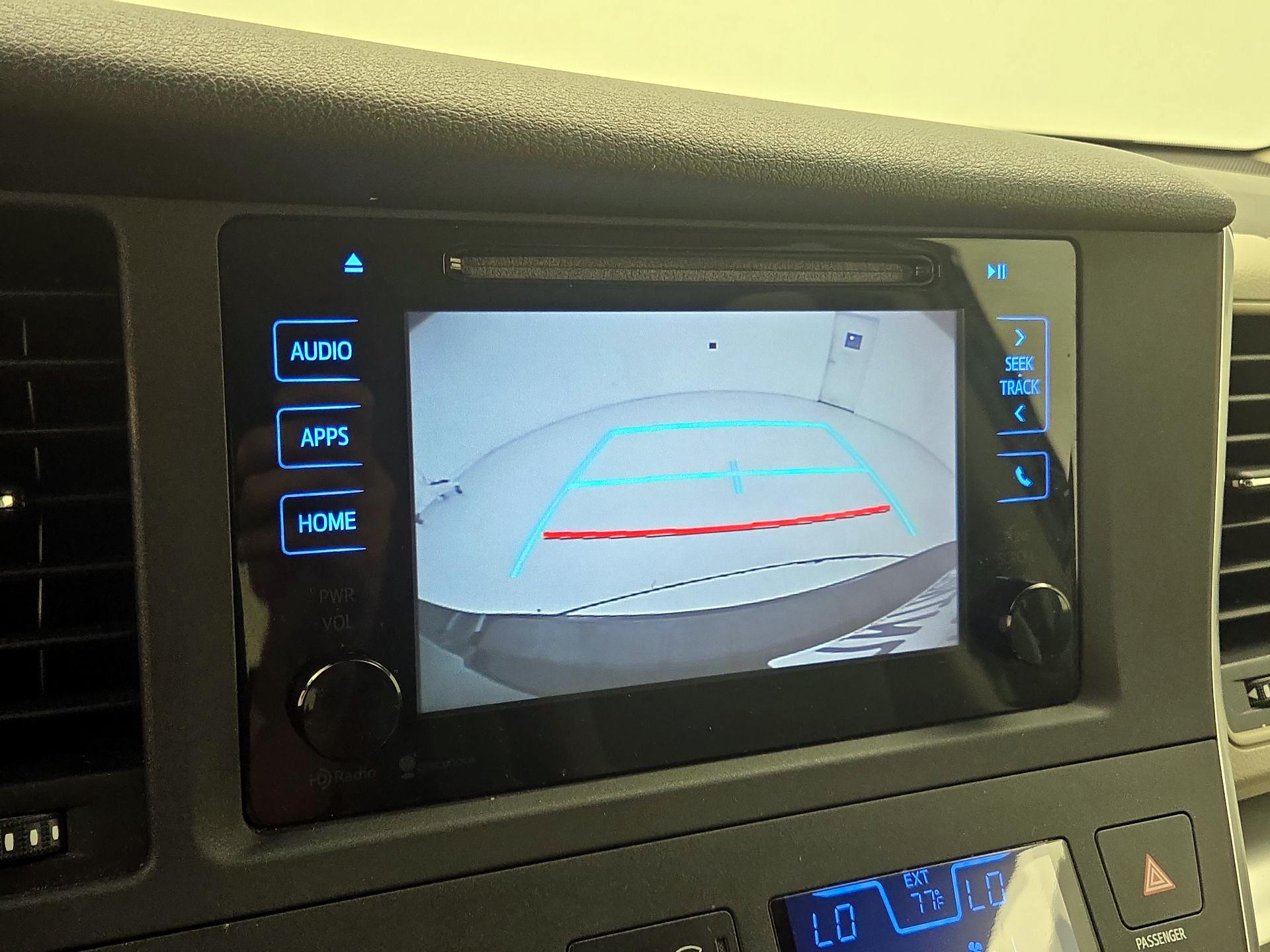 Thumbnail: 2015 Toyota Sienna - 14
