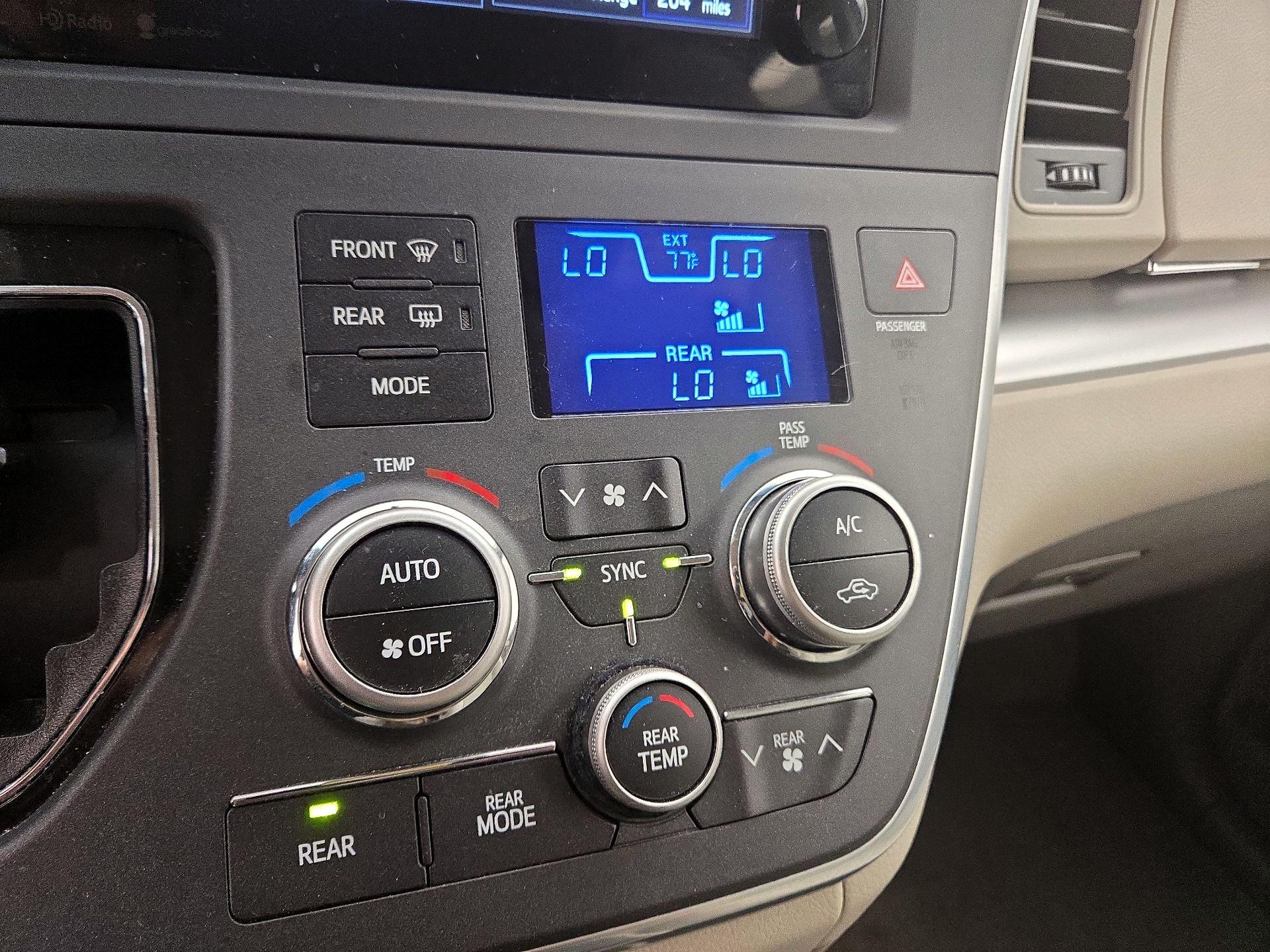 Thumbnail: 2015 Toyota Sienna - 16